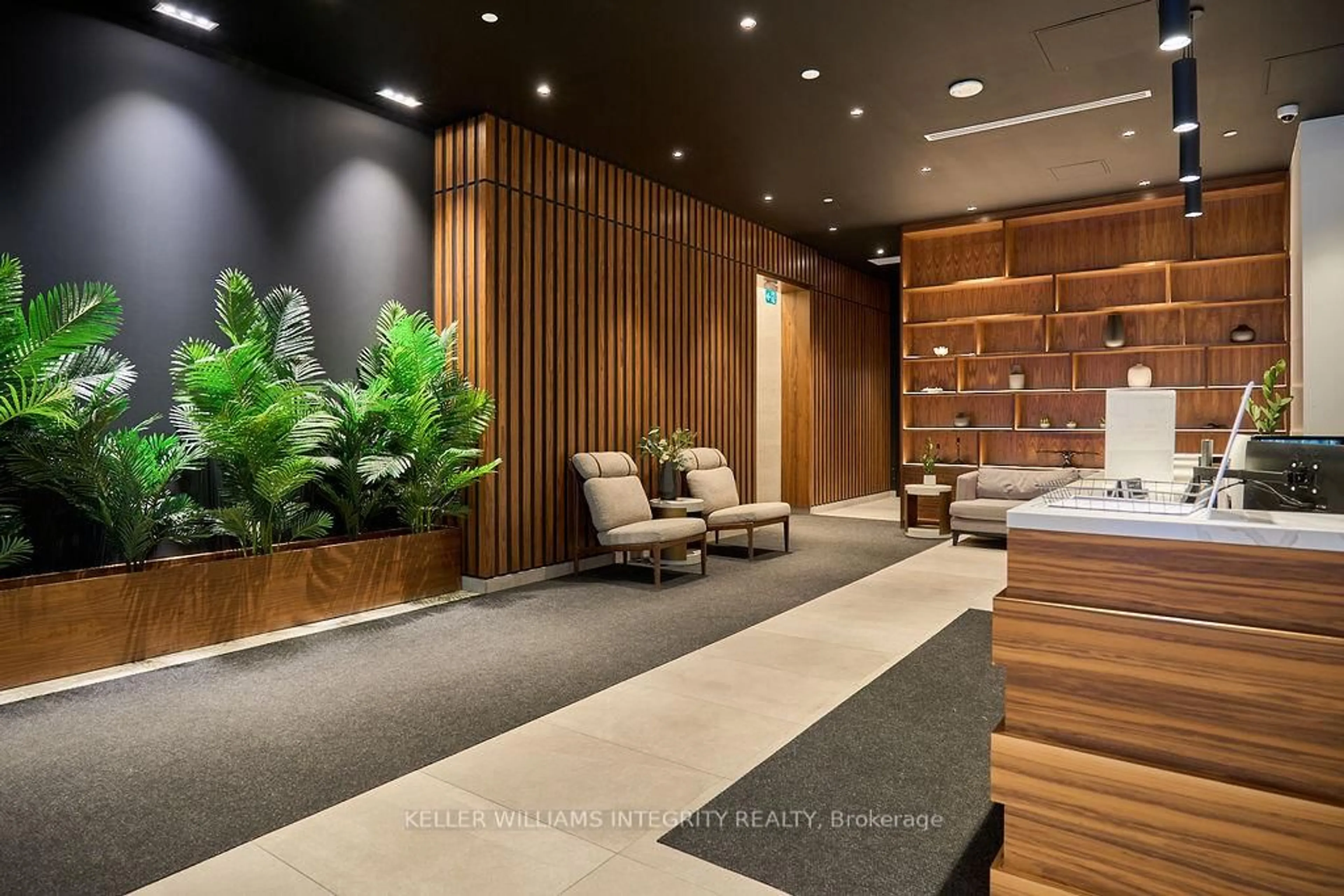 Lobby for 340 Queen St #2009, Ottawa Ontario K1R 0G1