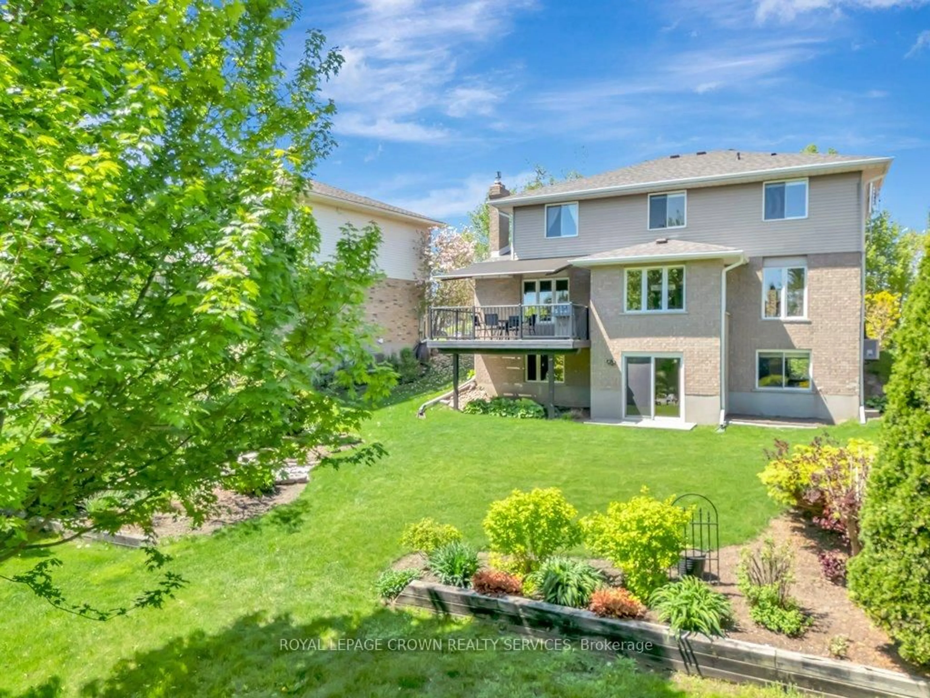 Patio, unknown for 208 Michener Cres, Kitchener Ontario N2A 3V7