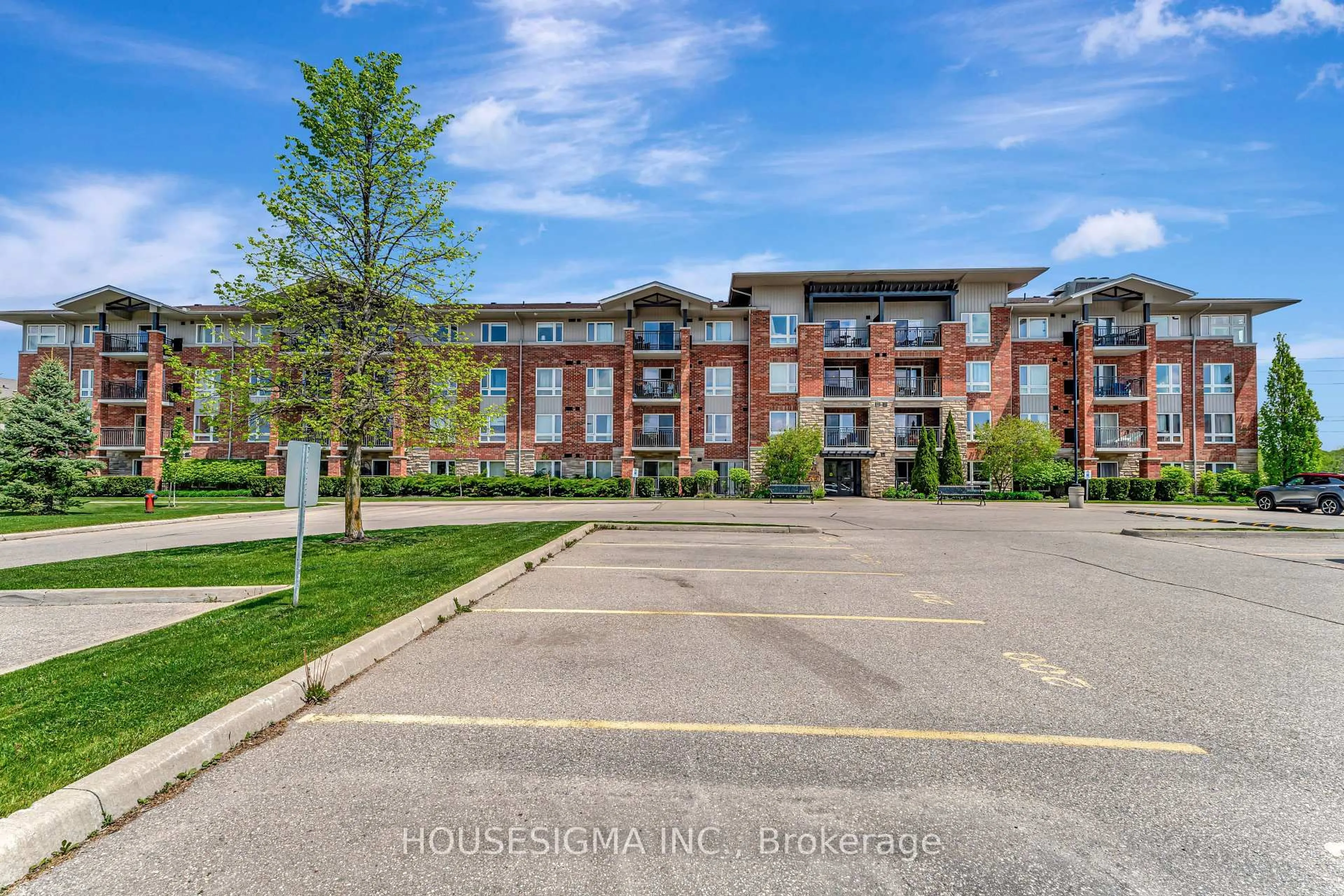 A pic from outside/outdoor area/front of a property/back of a property/a pic from drone, unknown for 60 Lynnmore St #108, Guelph Ontario N1L 0J8