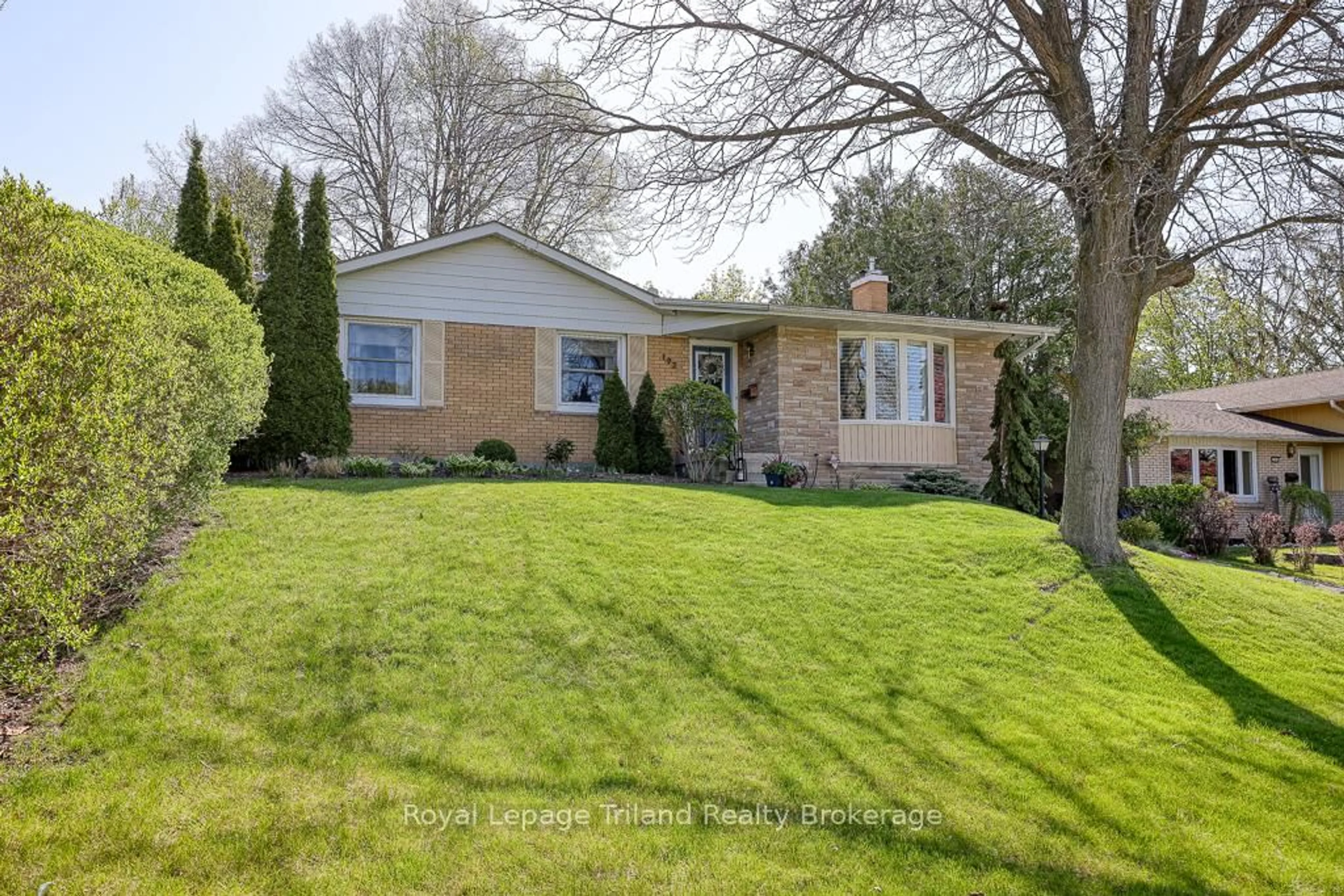Home with brick exterior material, street for 192 Greenleaf Cres, Woodstock Ontario N4S 7K8