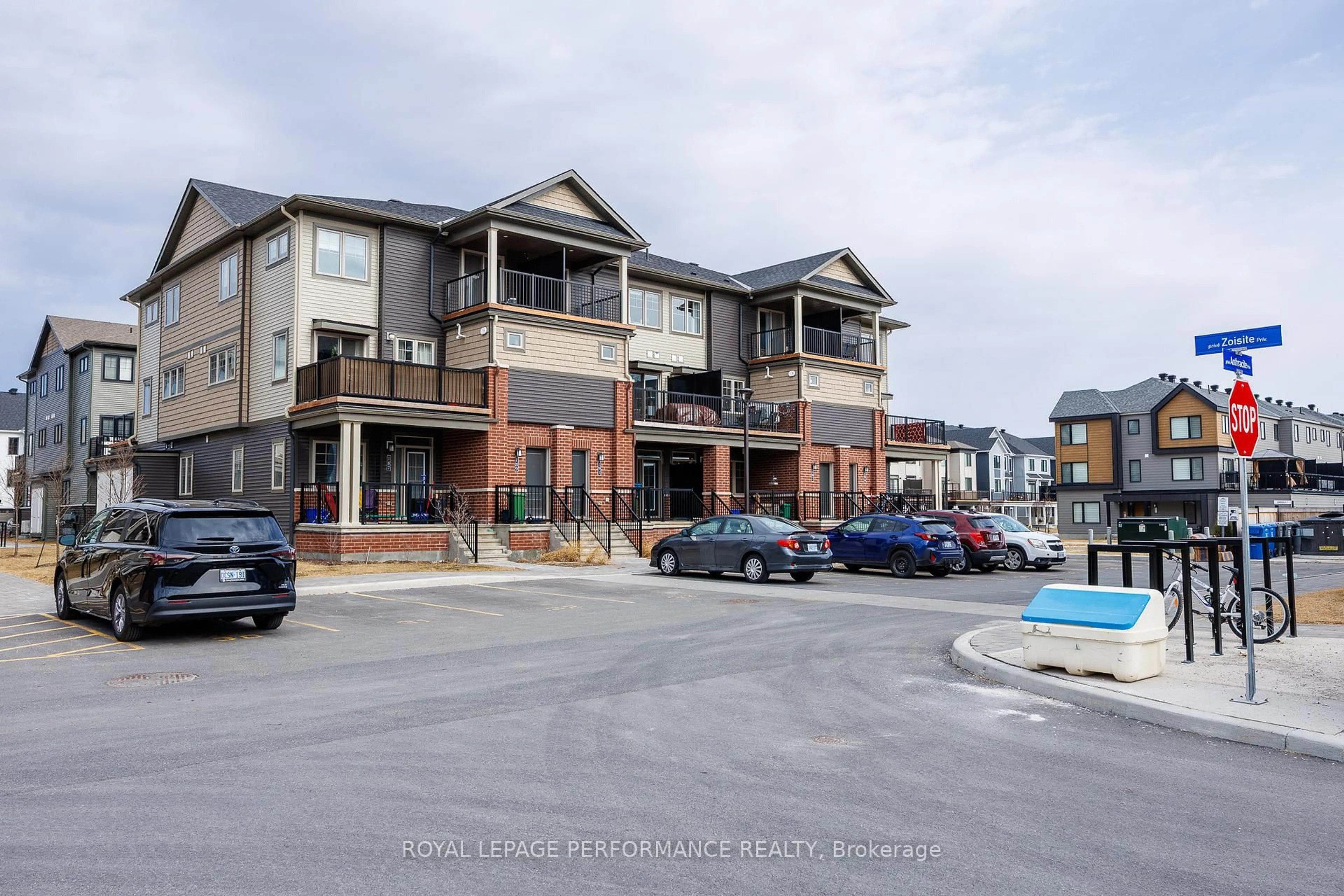 A pic from outside/outdoor area/front of a property/back of a property/a pic from drone, unknown for 197 Anthracite Private #69, Ottawa Ontario K2J 7B4