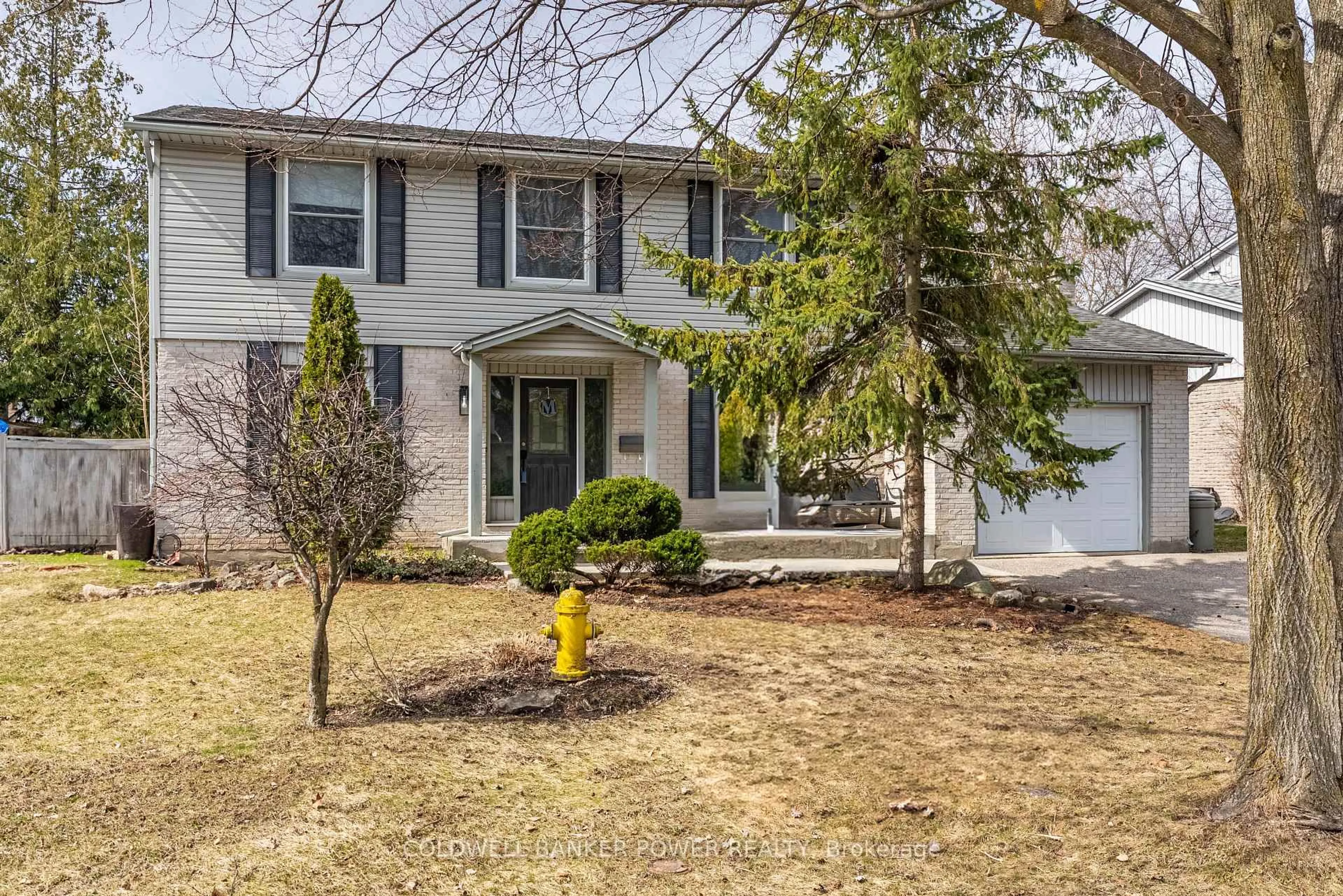 Home with vinyl exterior material, street for 59 DUNSMOOR Rd, London South Ontario N6K 1T6