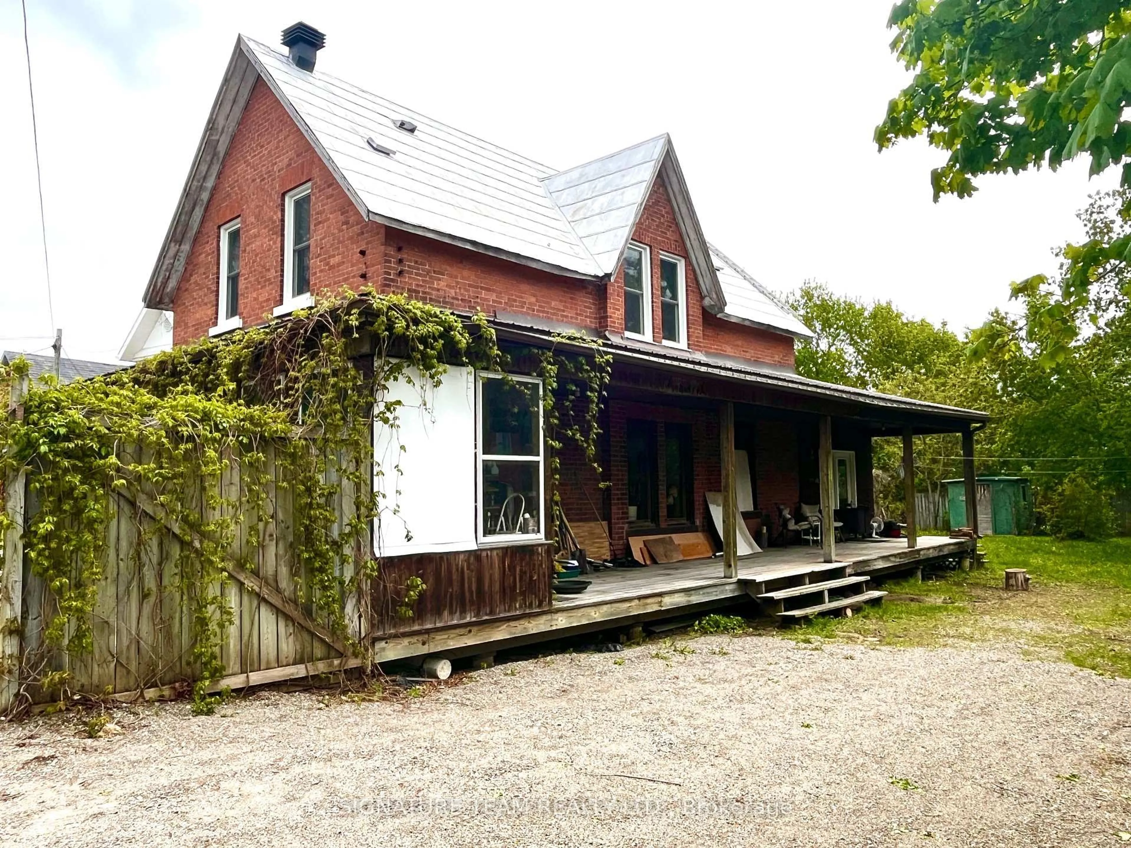 A pic from outside/outdoor area/front of a property/back of a property/a pic from drone, street for 23 Main St, Cobden Ontario K0J 1K0