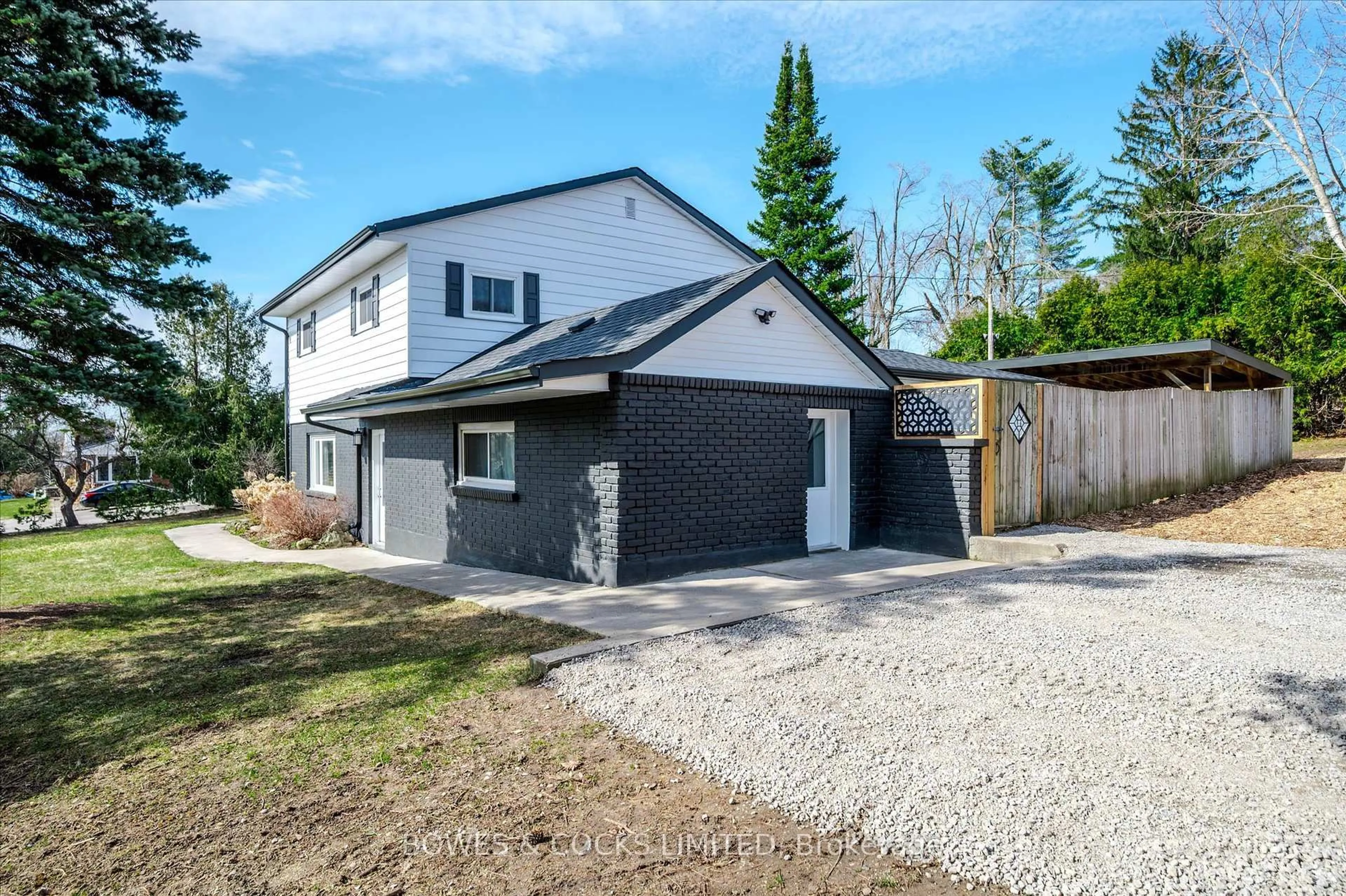 Home with brick exterior material, street for 1695 Killoran Rd, Selwyn Ontario K9J 6X5