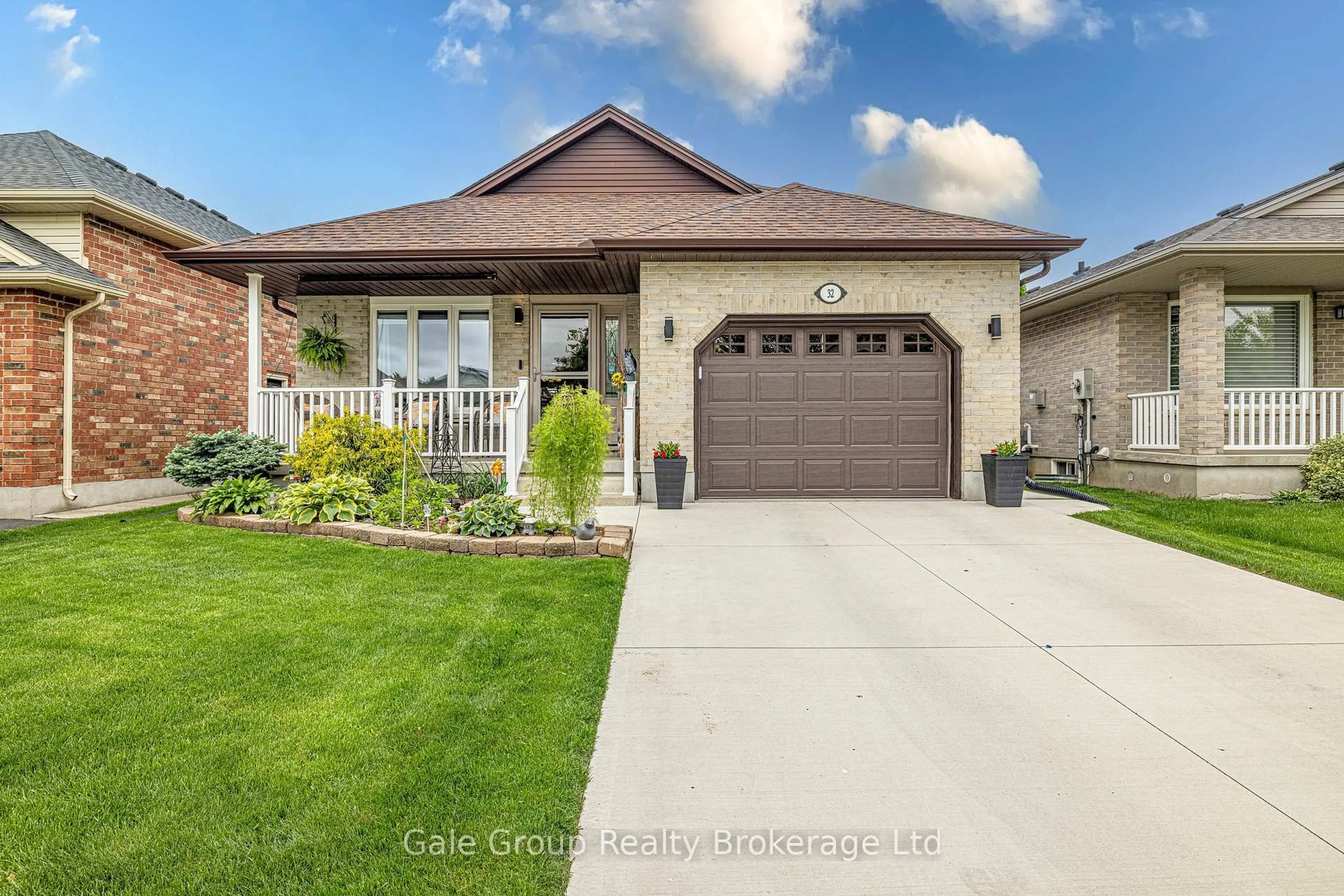Home with brick exterior material, street for 32 Faith Blvd, St. Thomas Ontario N5R 6K2