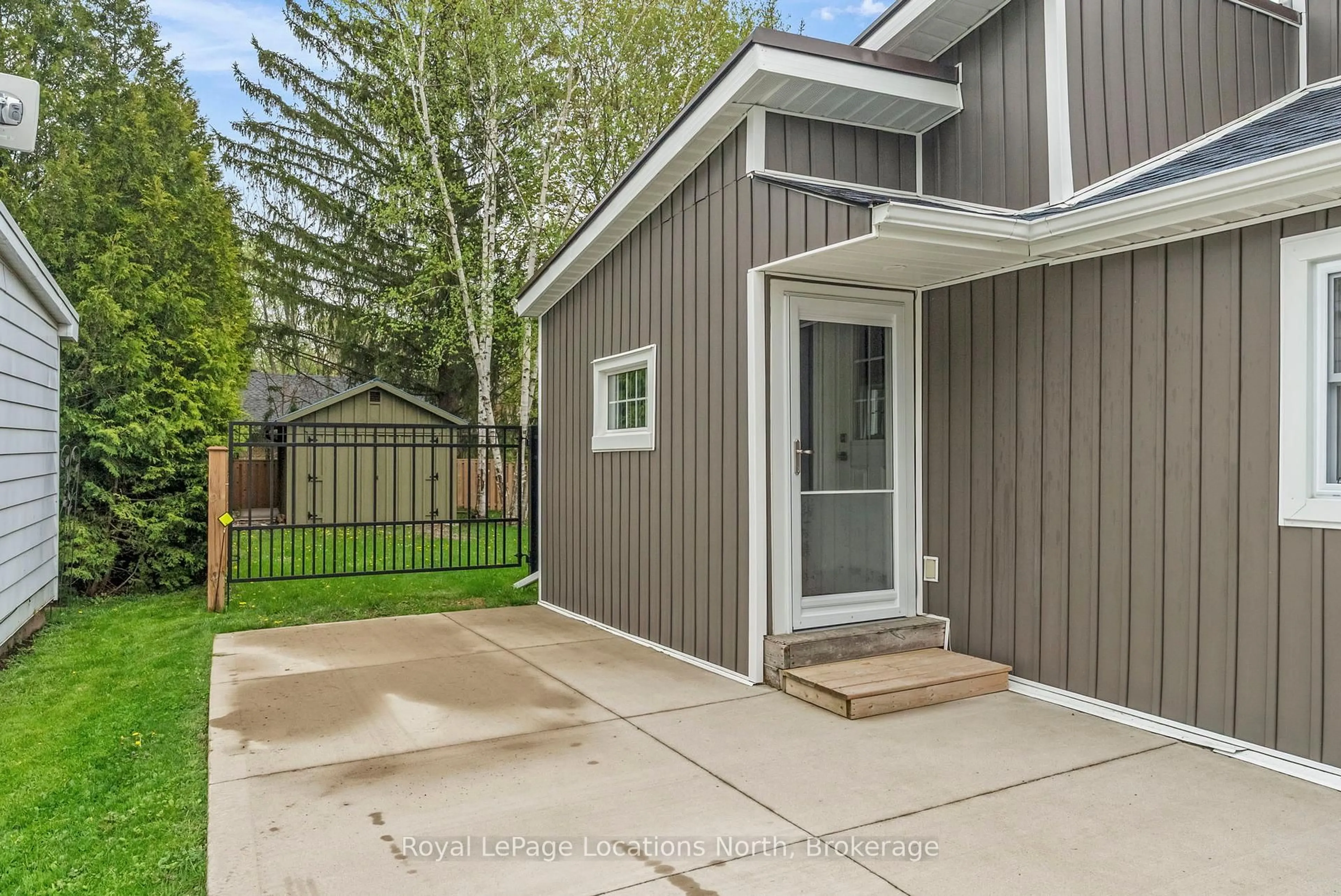Unknown for 1071 6th Ave, Owen Sound Ontario N4K 5G8
