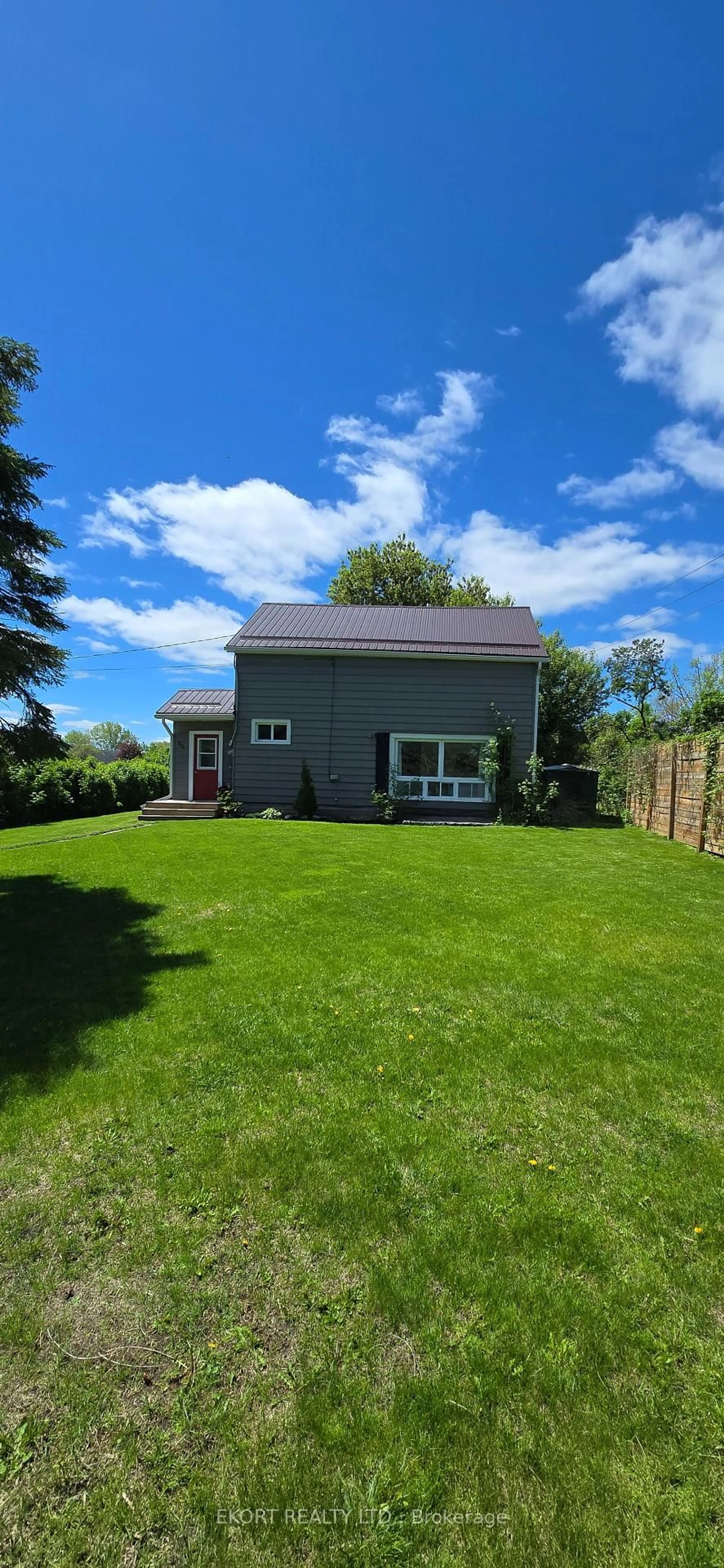 A pic from outside/outdoor area/front of a property/back of a property/a pic from drone, unknown for 86B HERCHIMER Ave, Belleville Ontario K8N 4G5