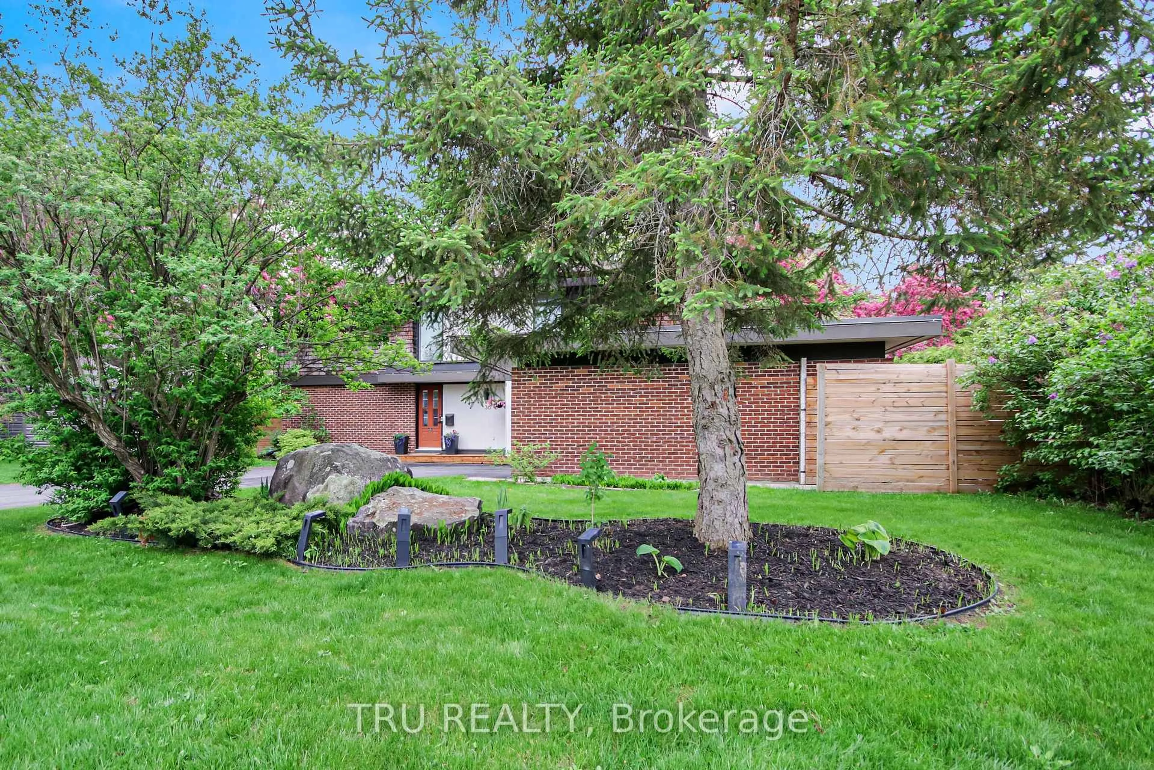 Unknown for 36 Varley Dr, Kanata Ontario K2K 1G2