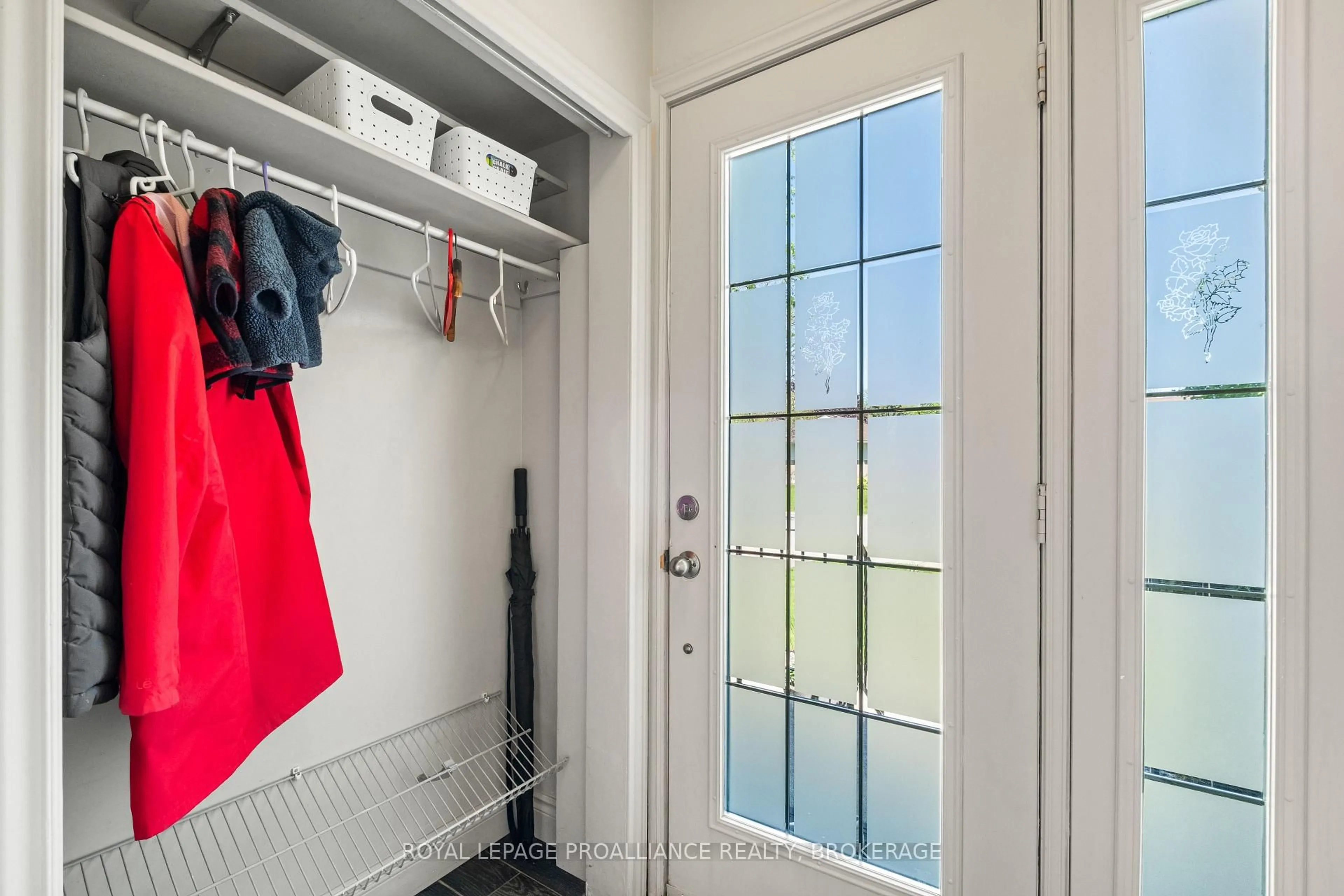 Indoor entryway for 60 Westmoreland Rd, Kingston Ontario K7M 1J5