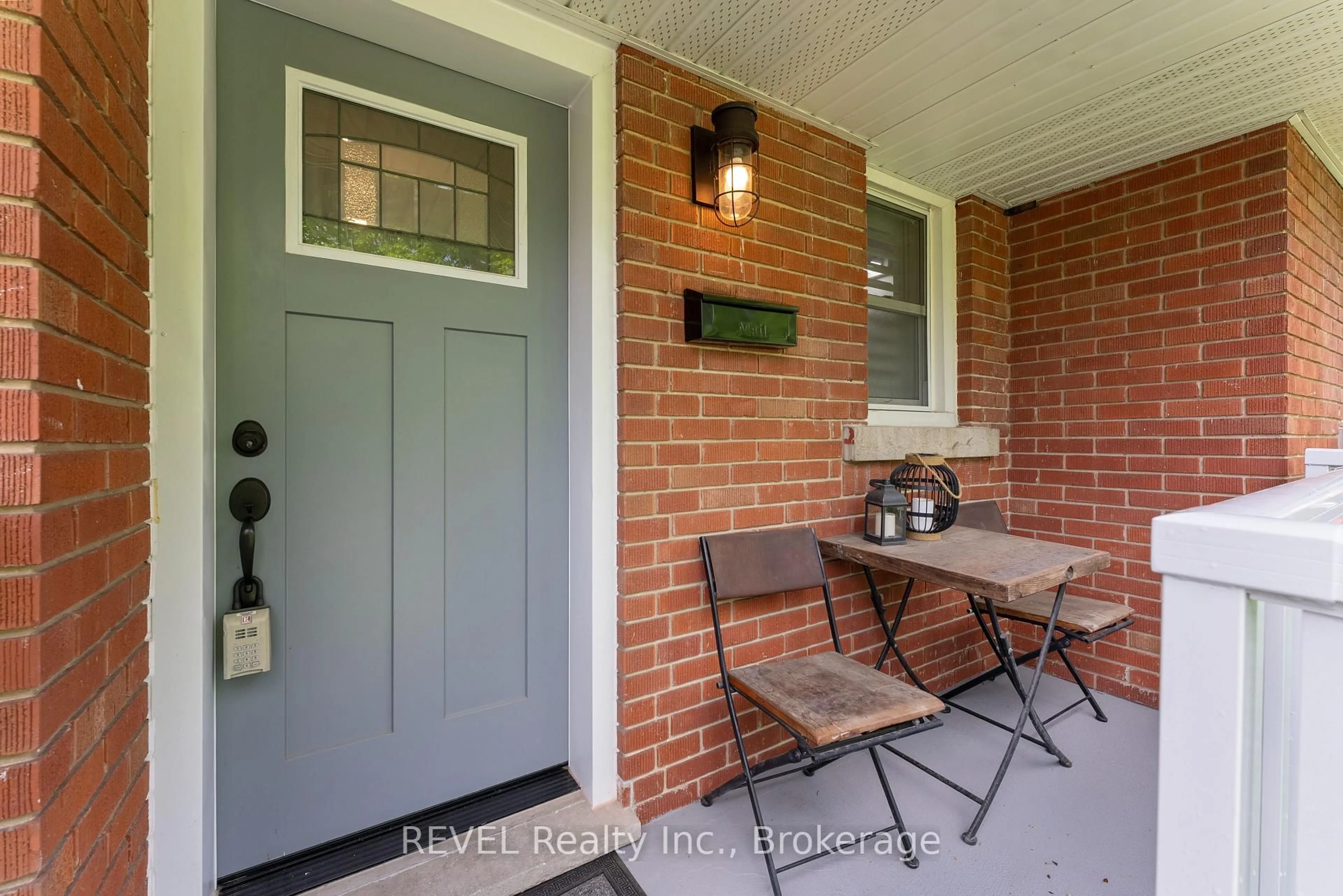 Unknown for 17 Varadi Ave, Brant Ontario N3R 3M9