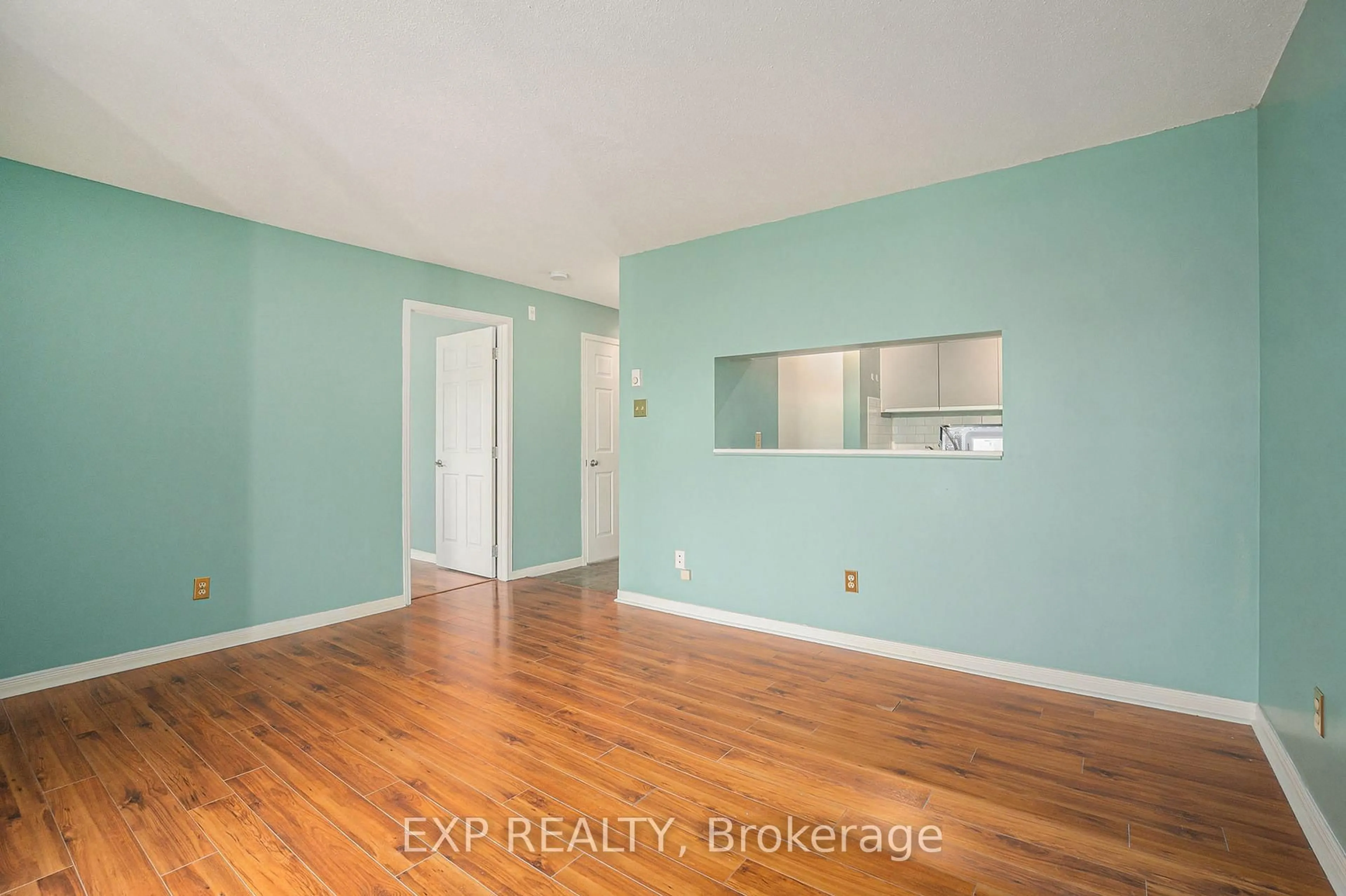 A pic of a room for 280 Brittany Dr #210, Ottawa Ontario K1K 4M4