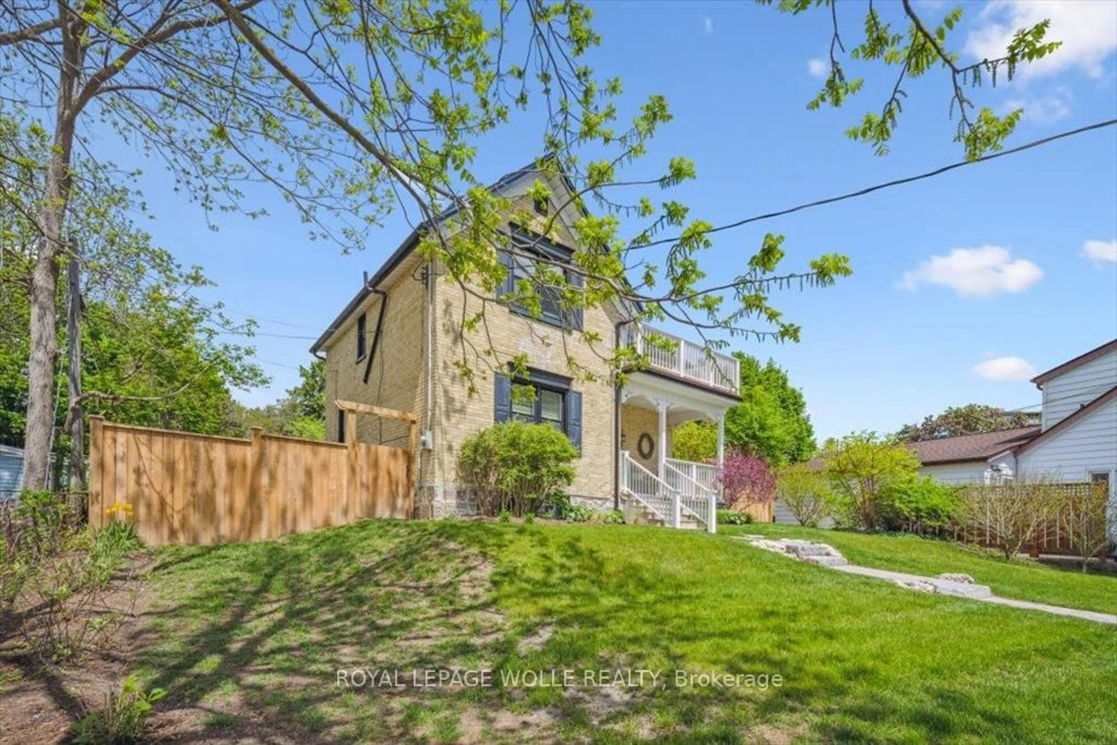 A pic from outside/outdoor area/front of a property/back of a property/a pic from drone, street for 110 Wilhelm St, Kitchener Ontario N2H 5S4