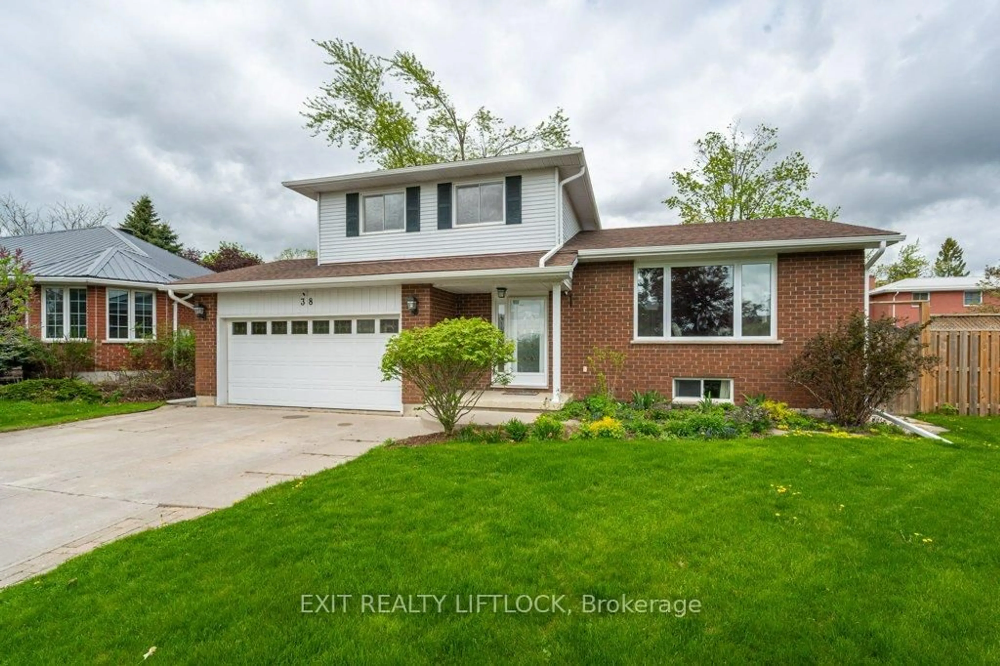 Home with brick exterior material, street for 38 Clearview Crt, Peterborough West Ontario K9K 2A3
