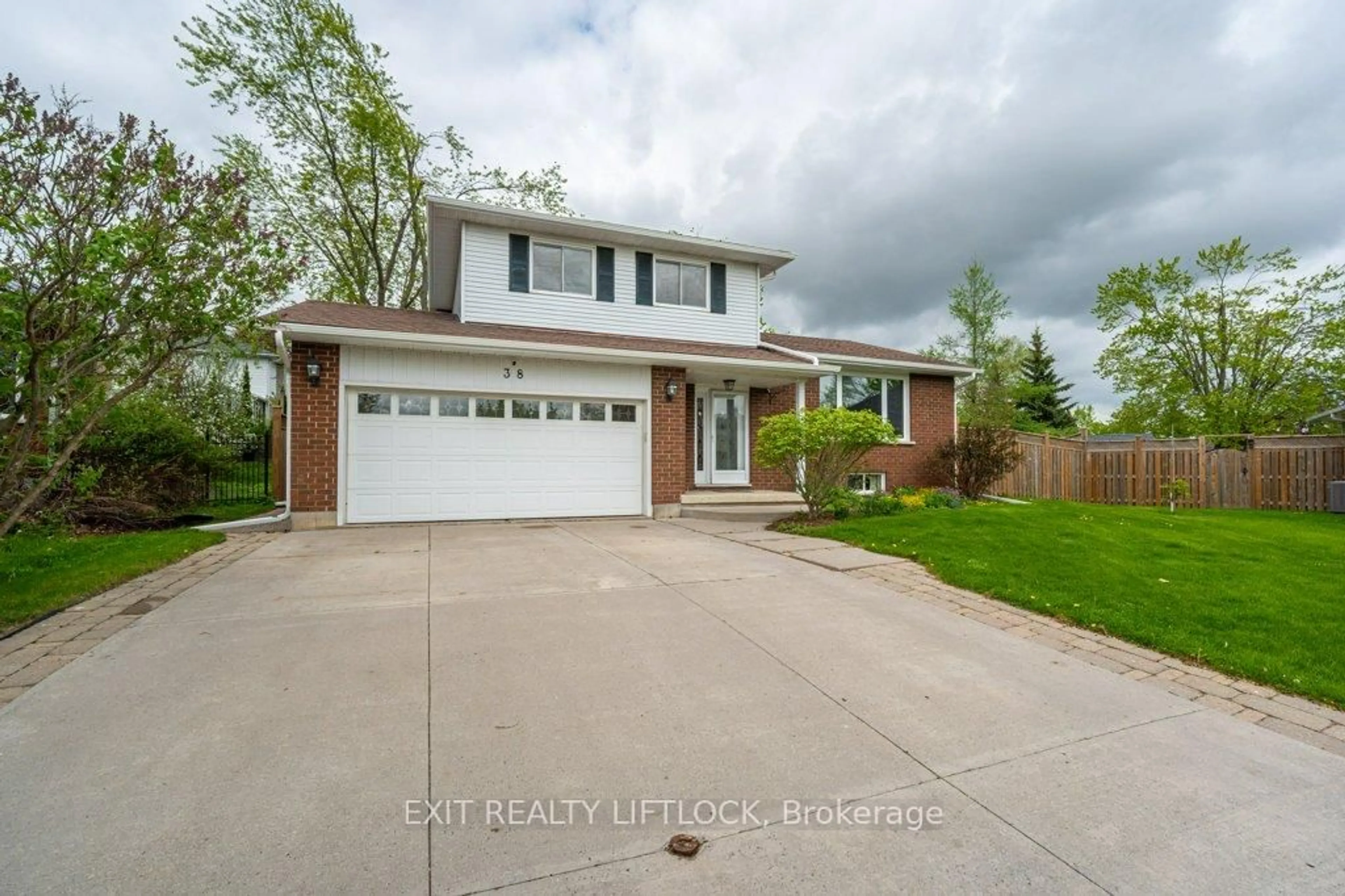 Home with brick exterior material, street for 38 Clearview Crt, Peterborough West Ontario K9K 2A3
