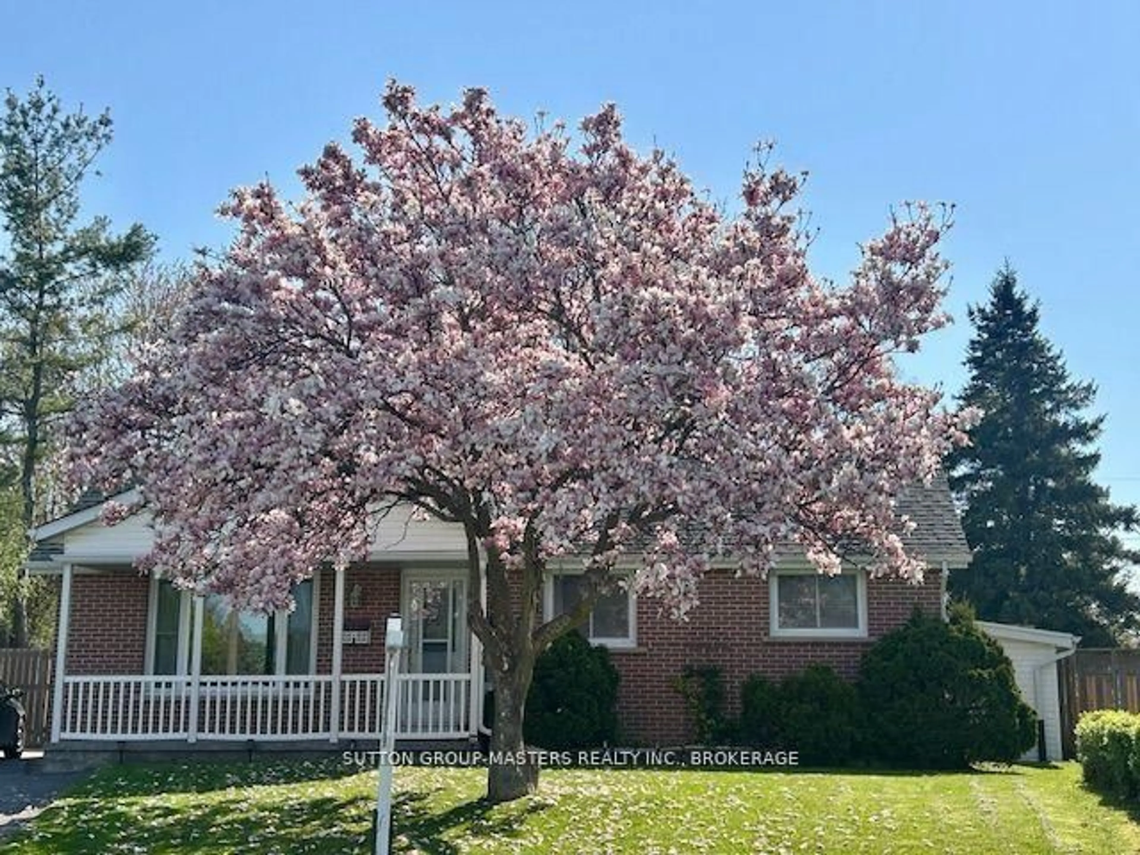 Home with vinyl exterior material, street for 146 Harvard Pl, Loyalist Ontario K7N 1J6