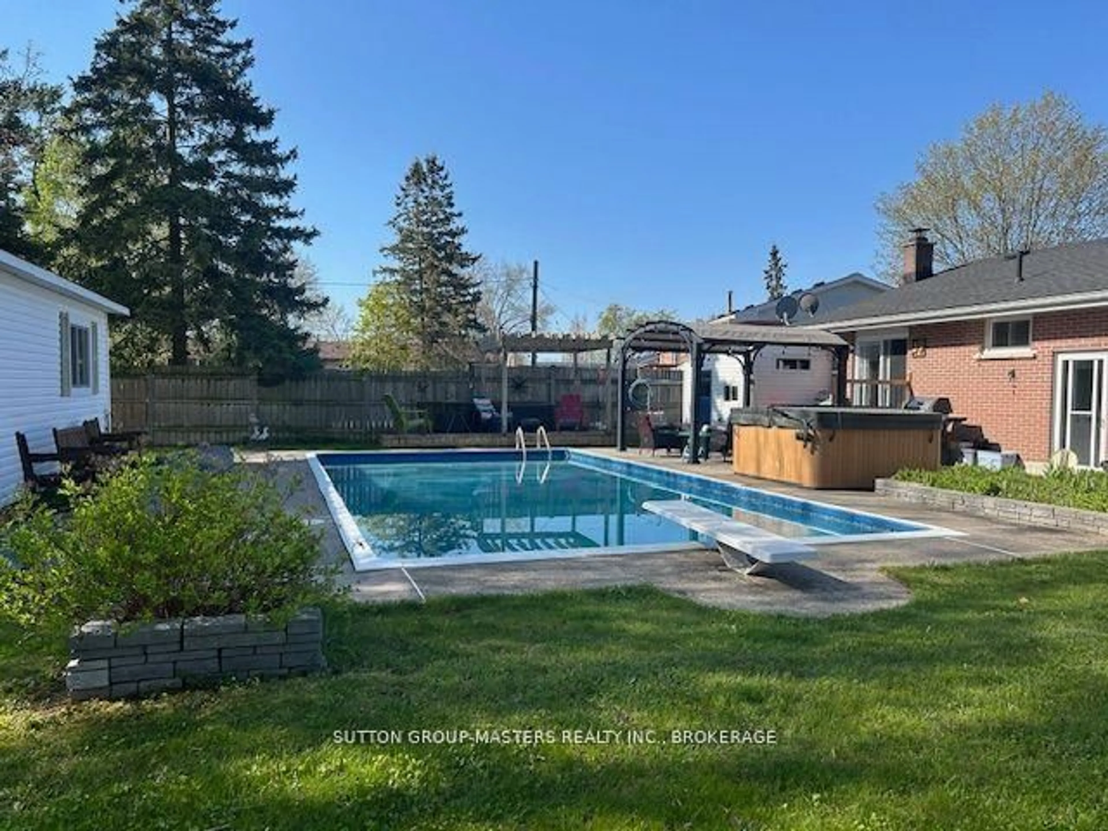 Pool for 146 Harvard Pl, Loyalist Ontario K7N 1J6