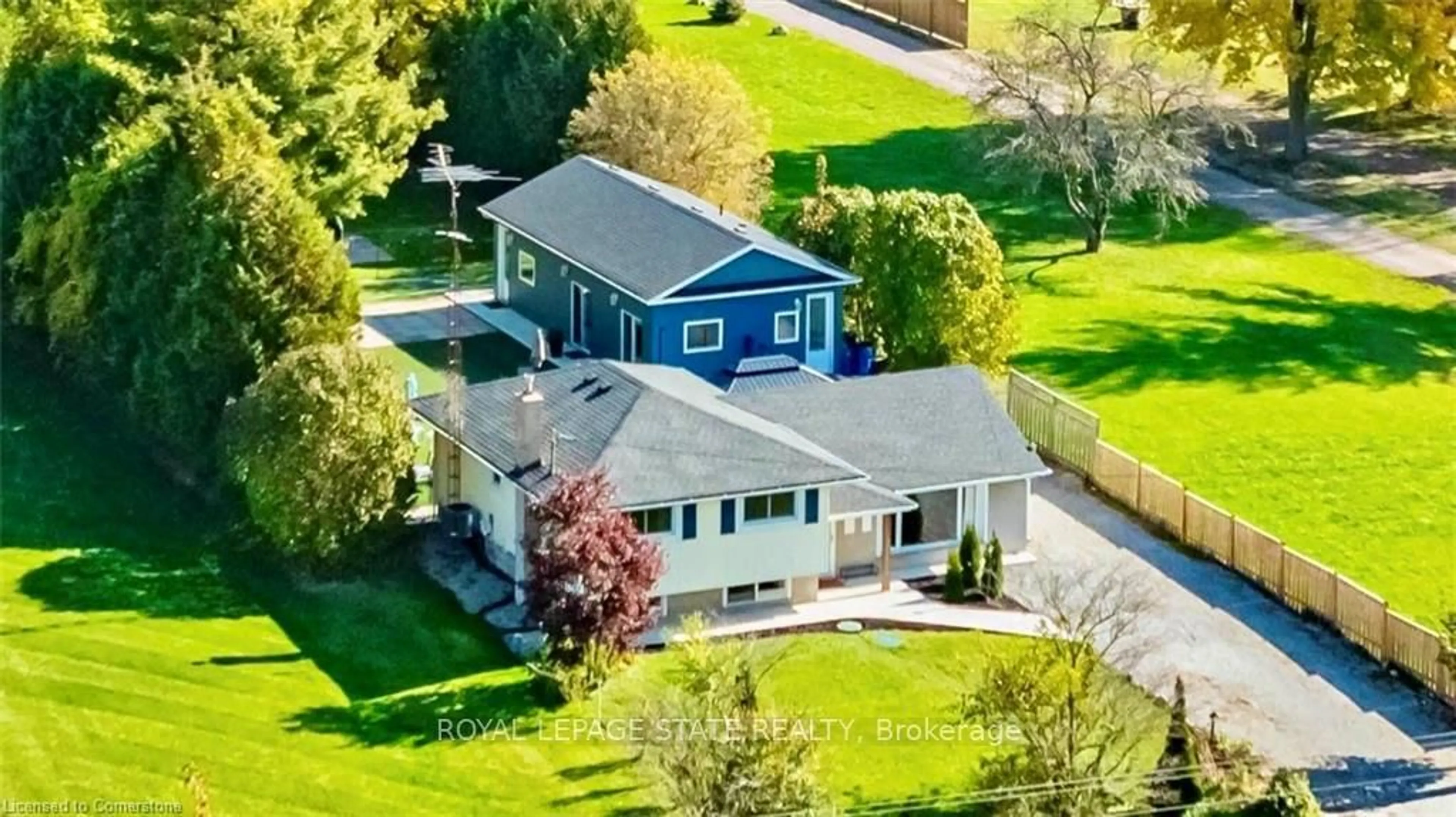 A pic from outside/outdoor area/front of a property/back of a property/a pic from drone, unknown for 183 Sunnyridge Rd, Hamilton Ontario L0R 1R0