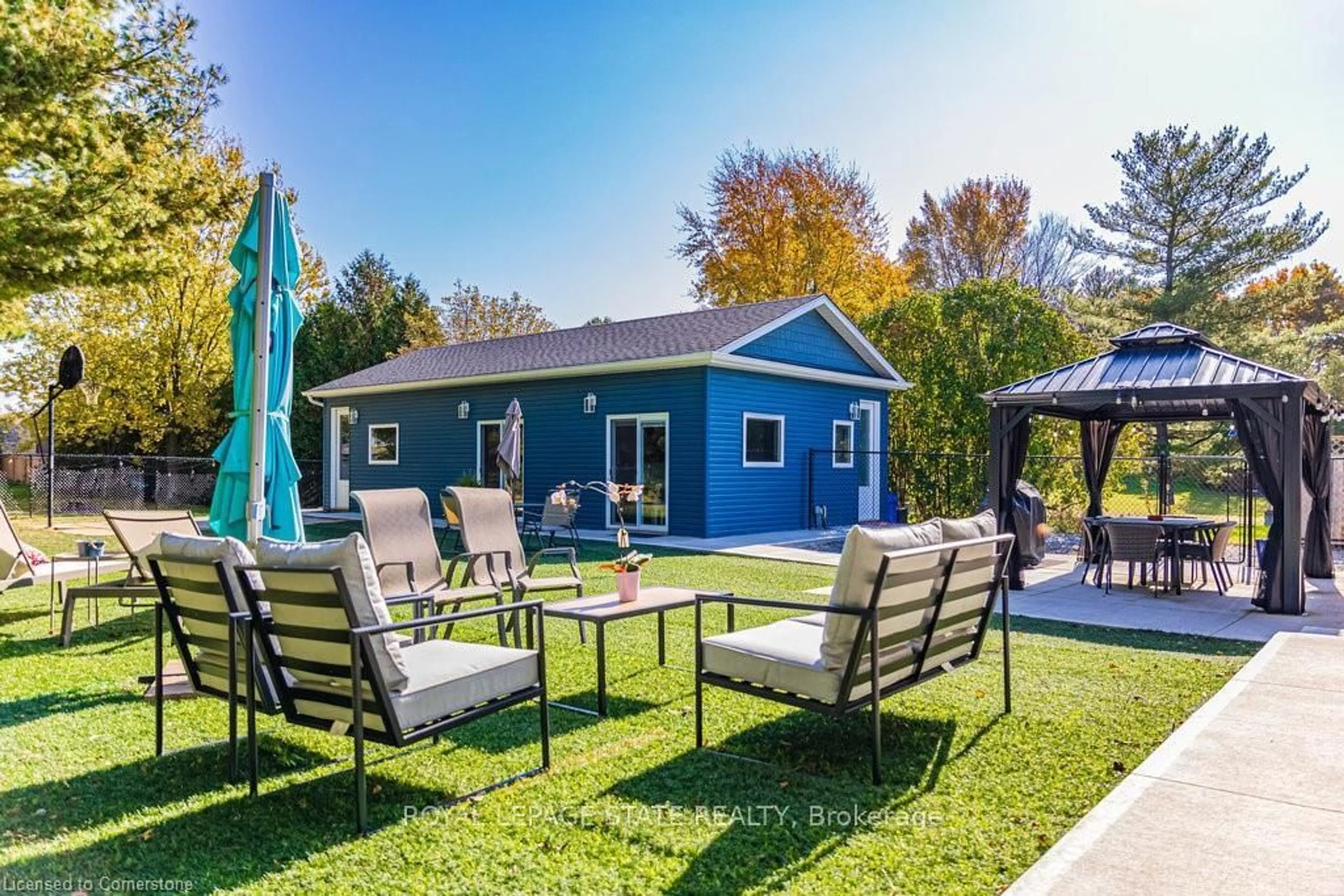 Patio, unknown for 183 Sunnyridge Rd, Hamilton Ontario L0R 1R0