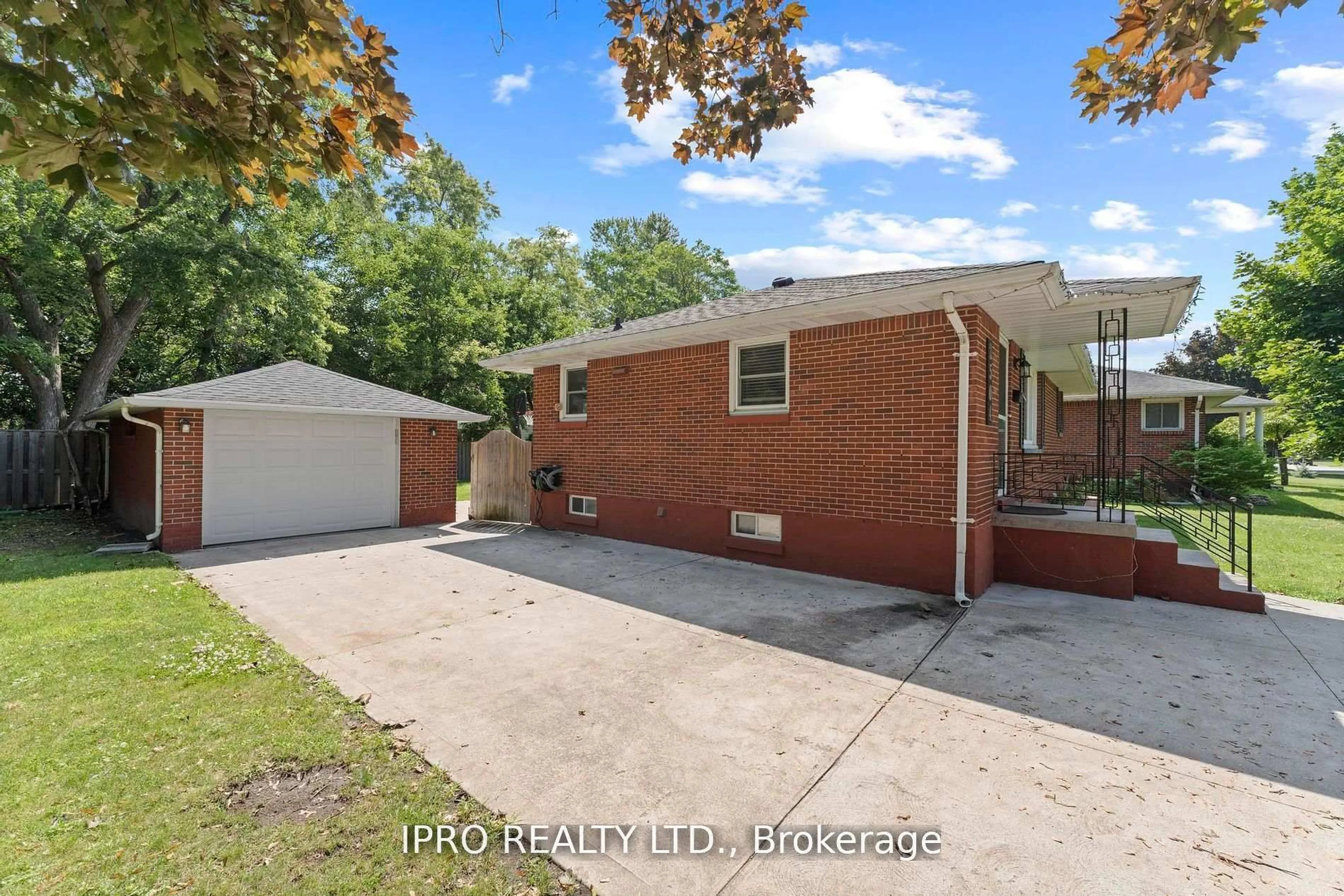 Home with brick exterior material, unknown for 2504 Askin Ave, Windsor Ontario N9E 3H7