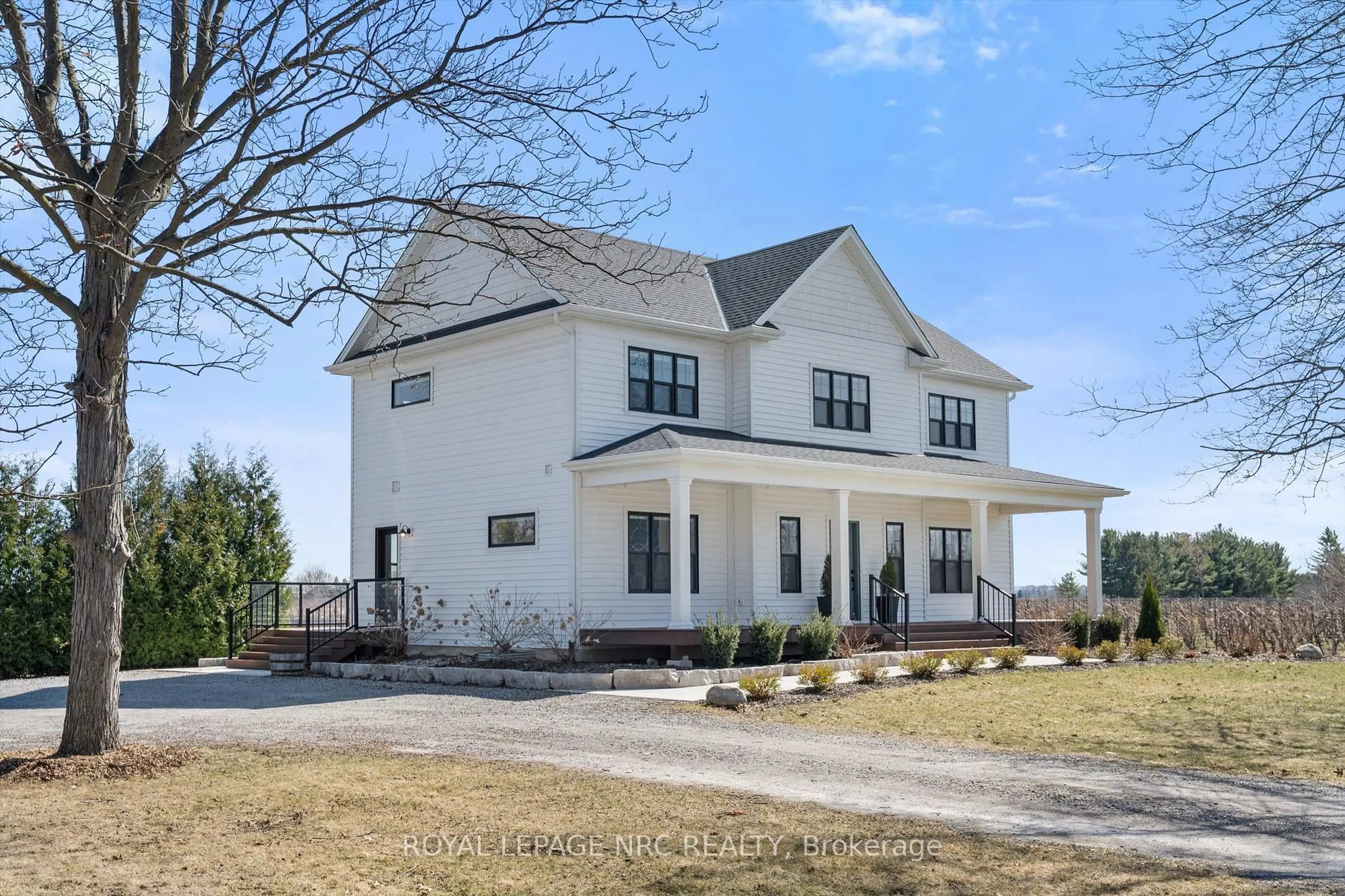 Home with vinyl exterior material, unknown for 1531 Concession 4 Rd, Niagara-on-the-Lake Ontario L0S 1T0