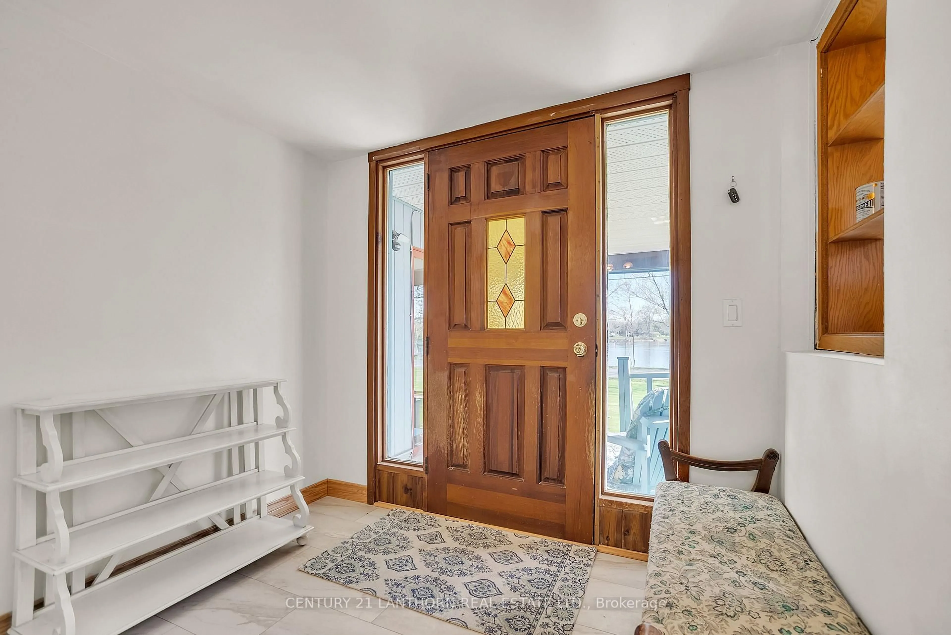 Indoor entryway for 518 Rosebush Rd, Hastings Ontario K0K 2C0