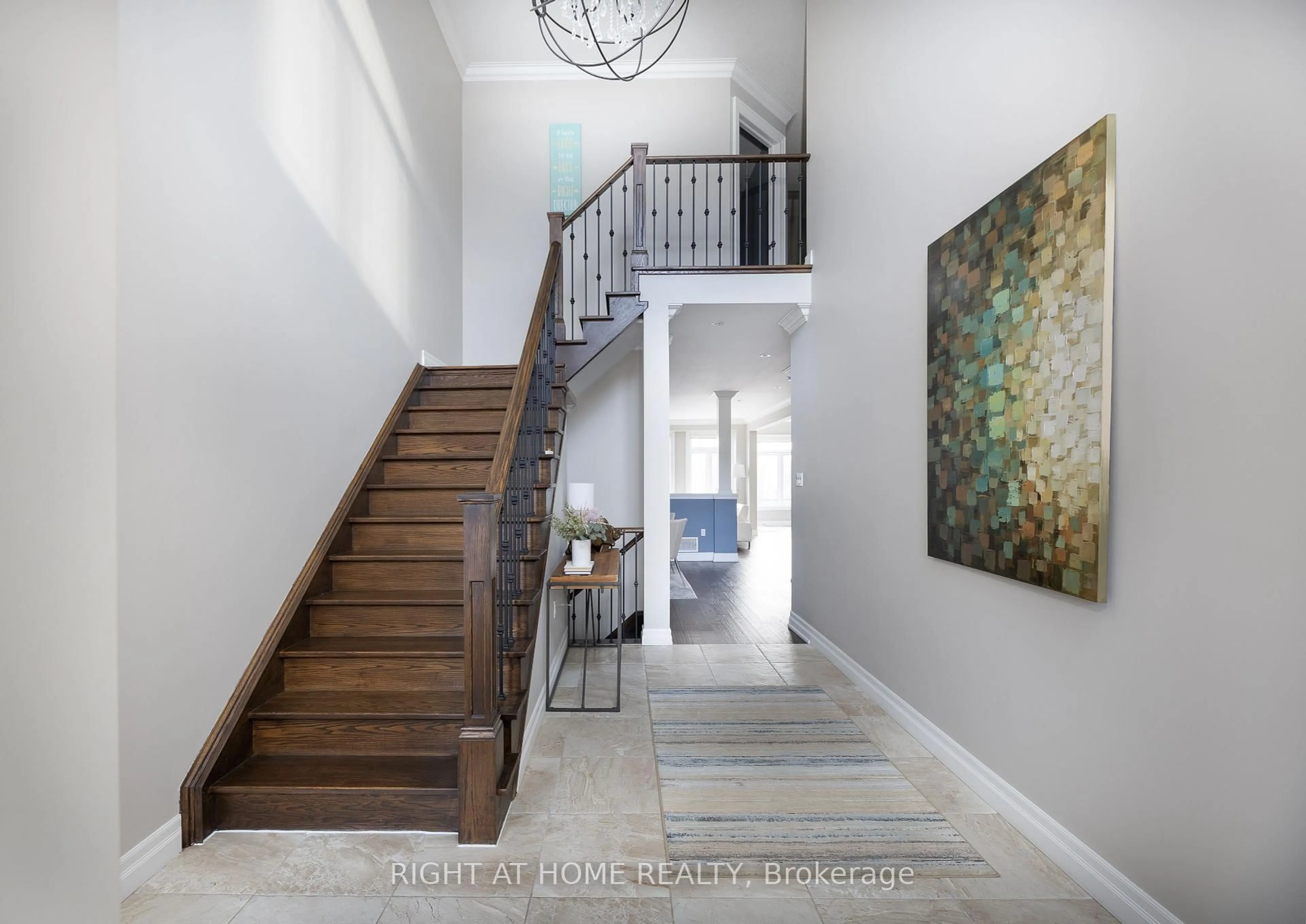 Indoor entryway for 64 Winslow Way, Hamilton Ontario L8J 0G9