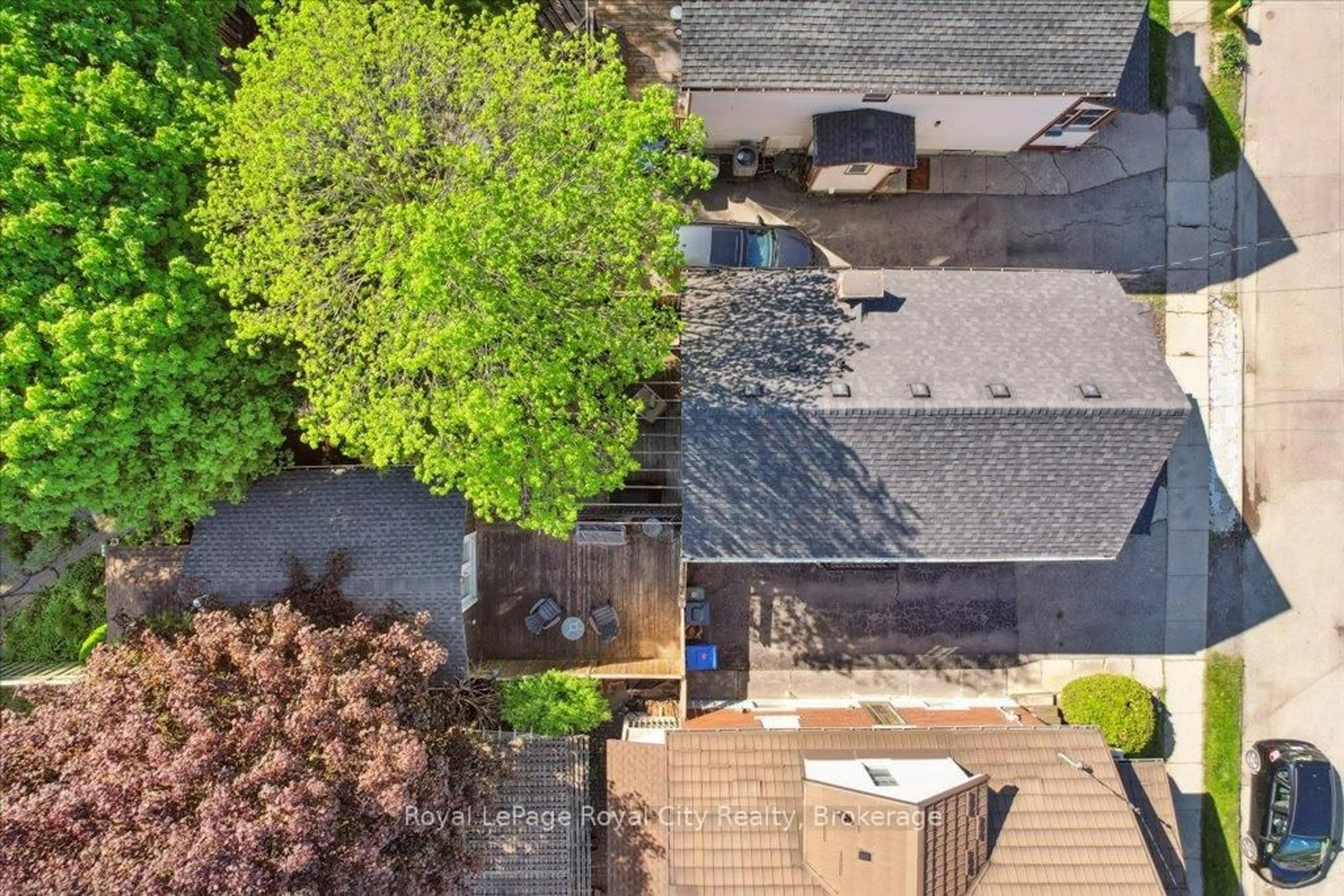 A pic from outside/outdoor area/front of a property/back of a property/a pic from drone, street for 63 Audrey Ave, Guelph Ontario N1E 5Y1
