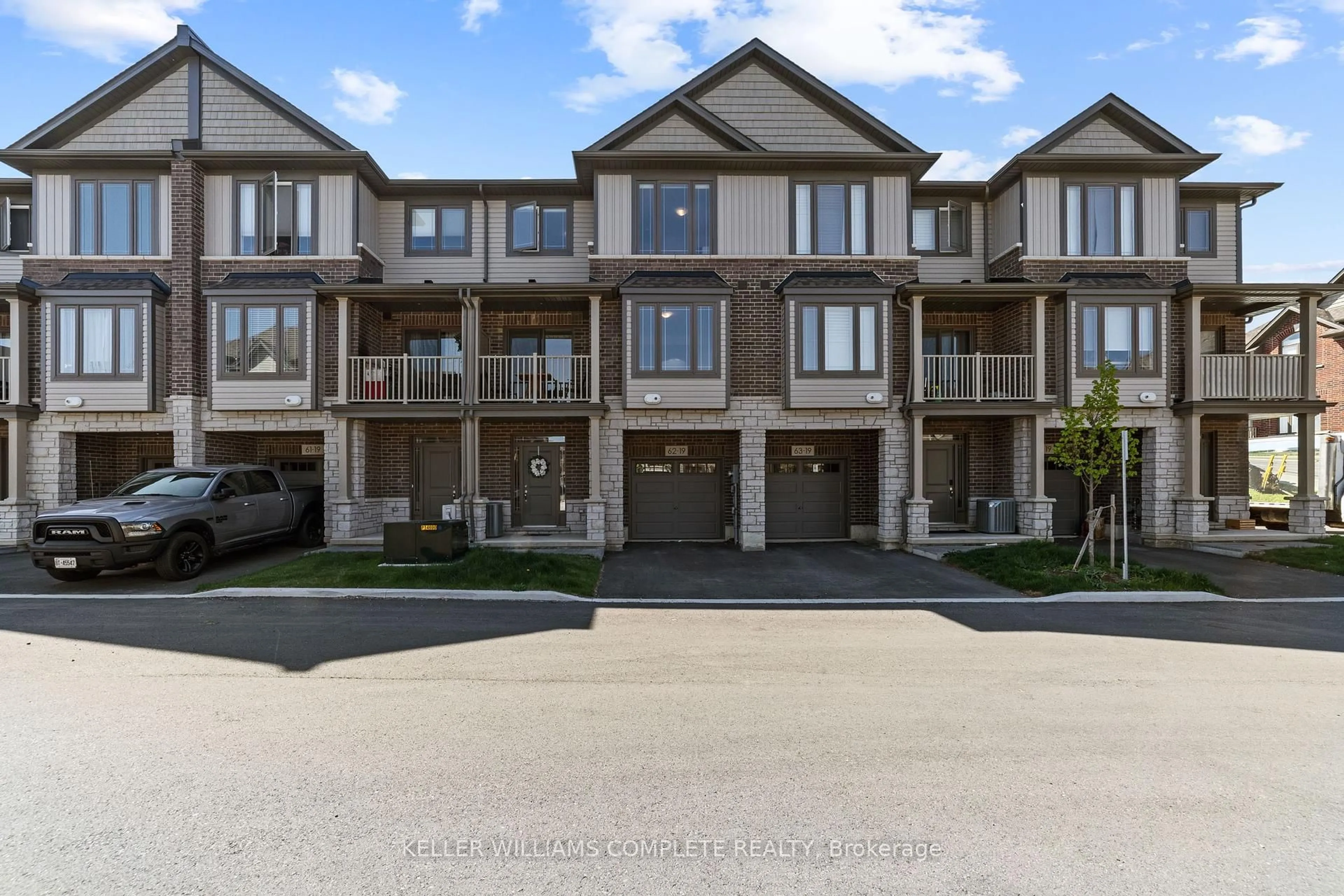A pic from outside/outdoor area/front of a property/back of a property/a pic from drone, unknown for 19 Picardy Dr #62, Hamilton Ontario L8J 0M7