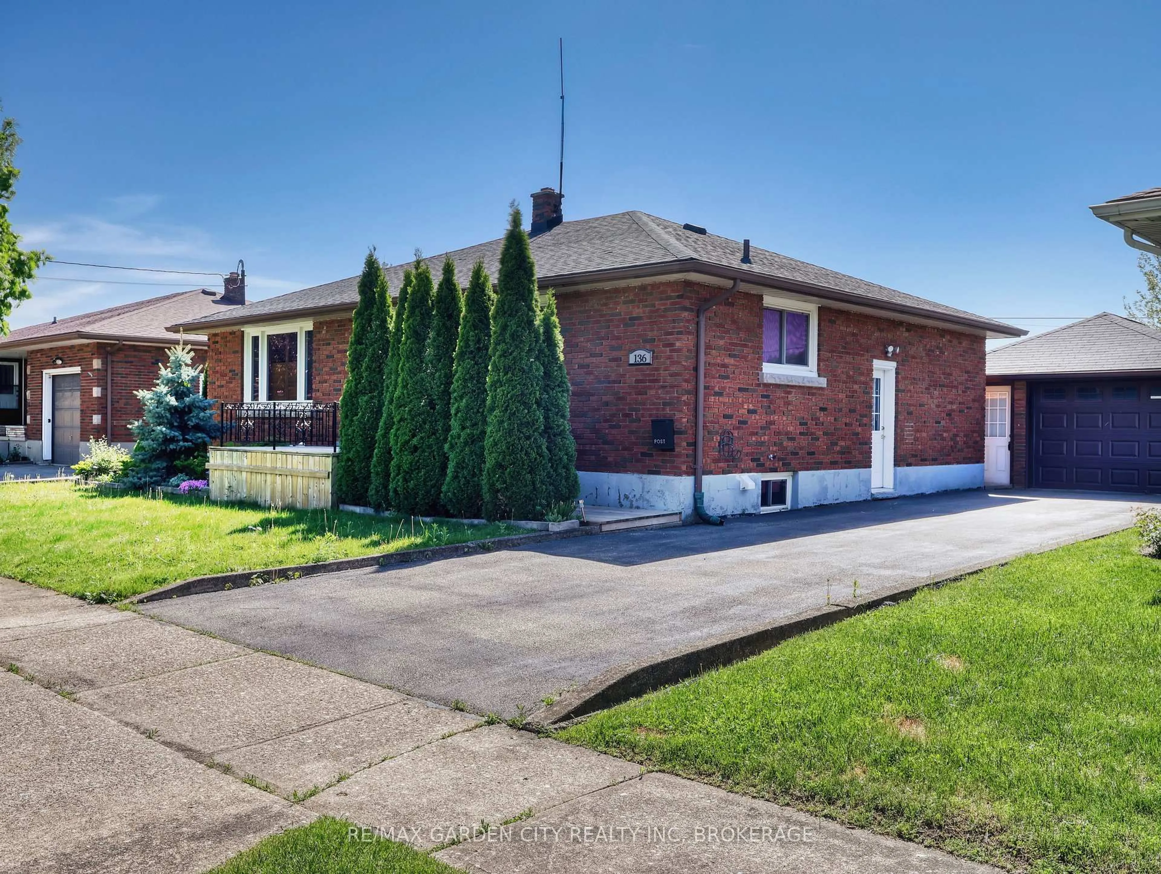 Home with brick exterior material, street for 136 Classic Ave, Welland Ontario L3B 1P7