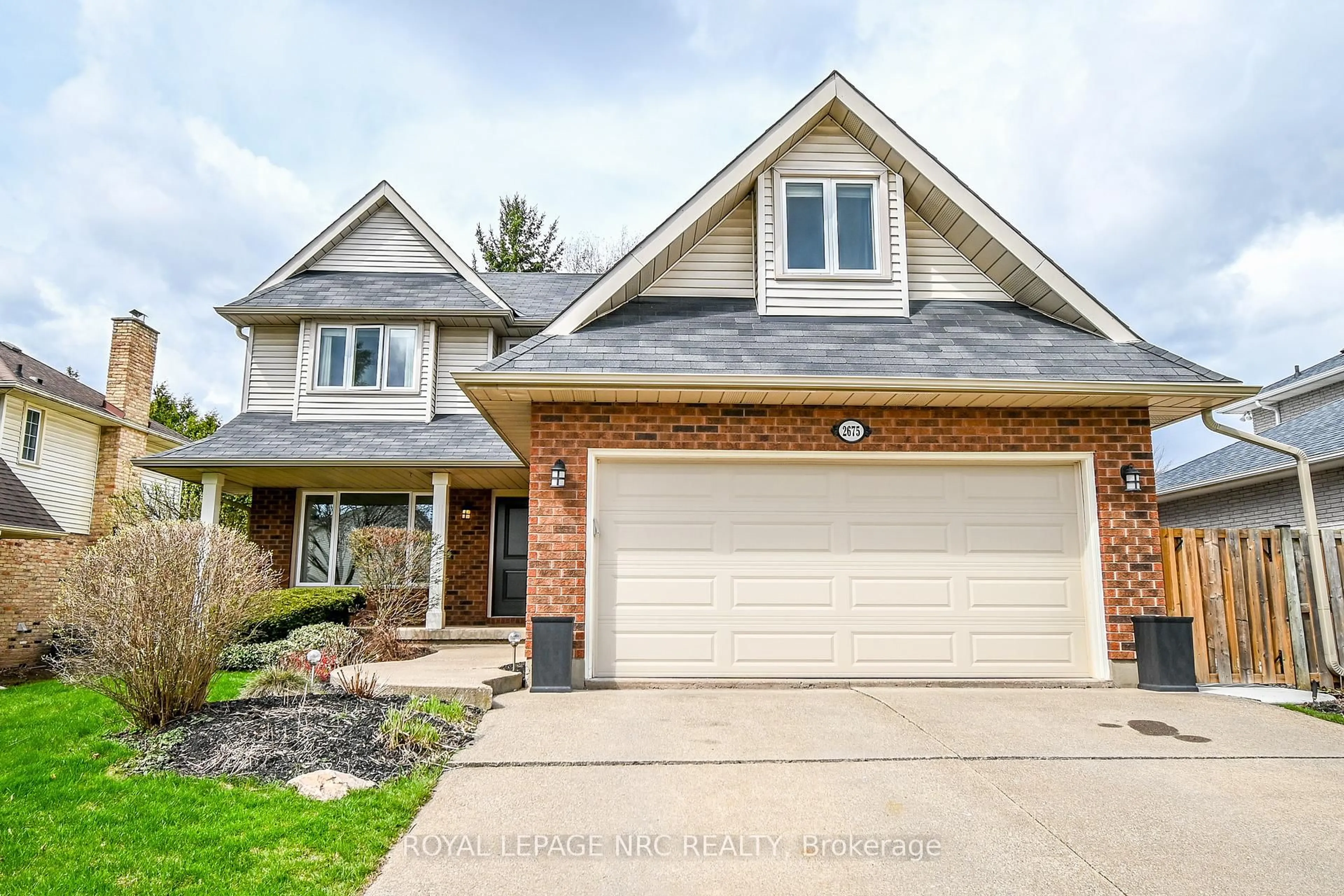 Home with brick exterior material, street for 2675 Mountaincrest Ave, Niagara Falls Ontario L2J 4H8