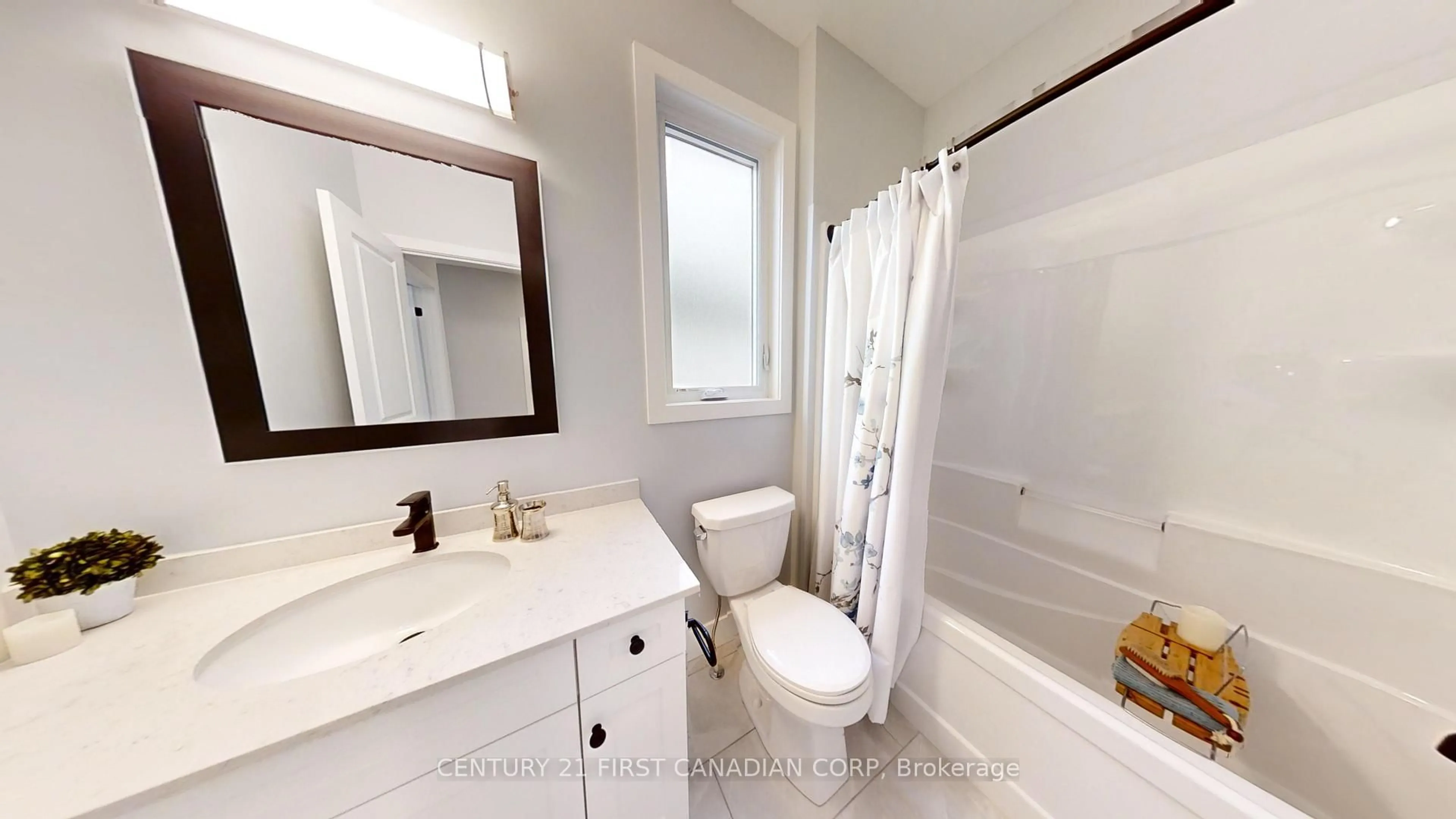 Standard bathroom, ceramic/tile floor for 1960 EVANS Blvd #21, London South Ontario N6M 0A2