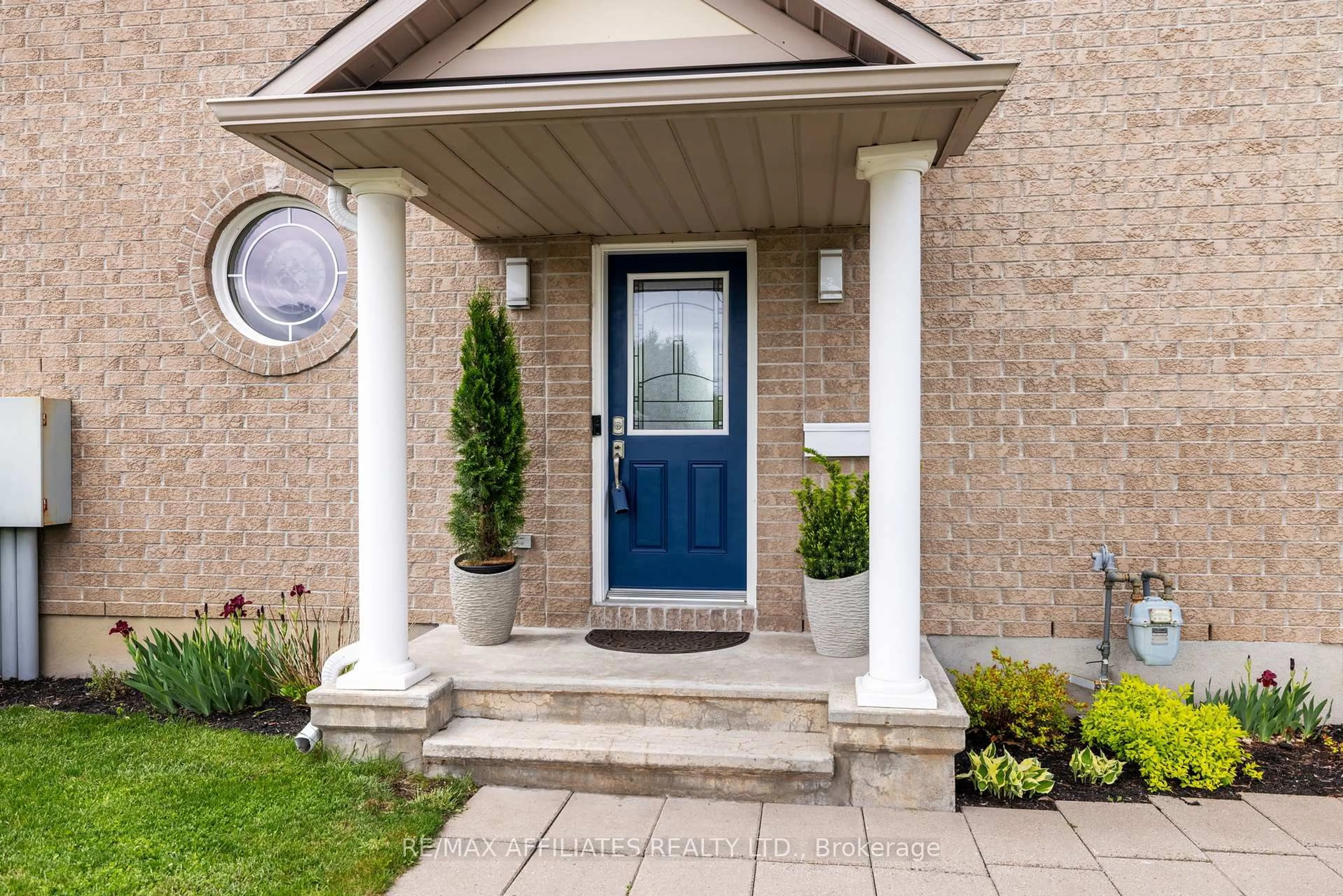 Unknown for 200 Moss Grove St, Ottawa Ontario K2J 0A8