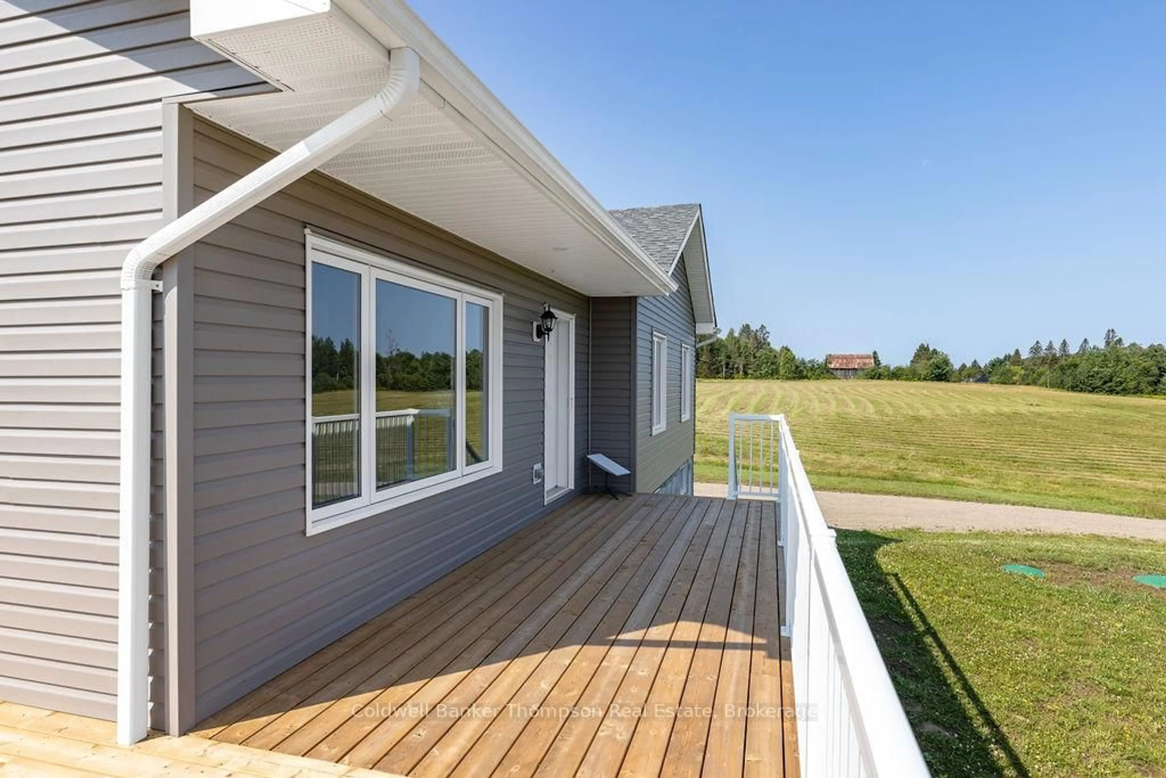 Home with vinyl exterior material, water/lake/river/ocean view for 1793 Pevensey Rd, Armour Ontario P0A 1Z0