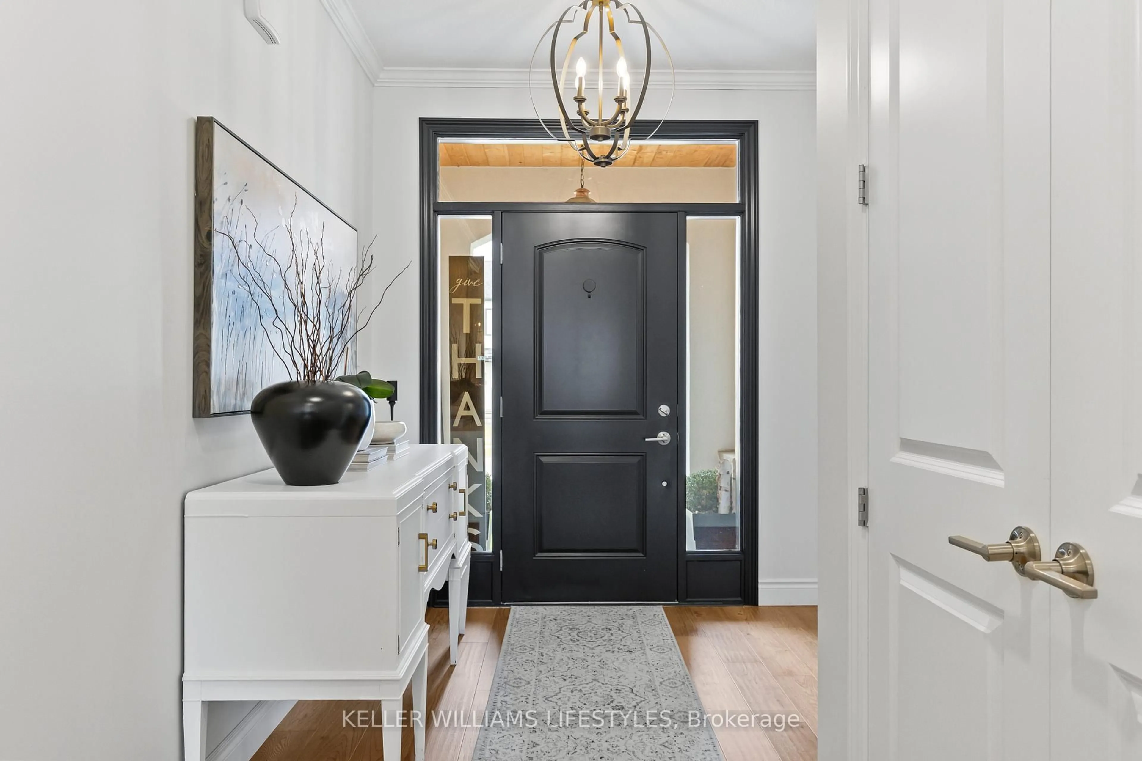 Indoor entryway for 114 ASPEN Circ, Thames Centre Ontario N0M 2P0