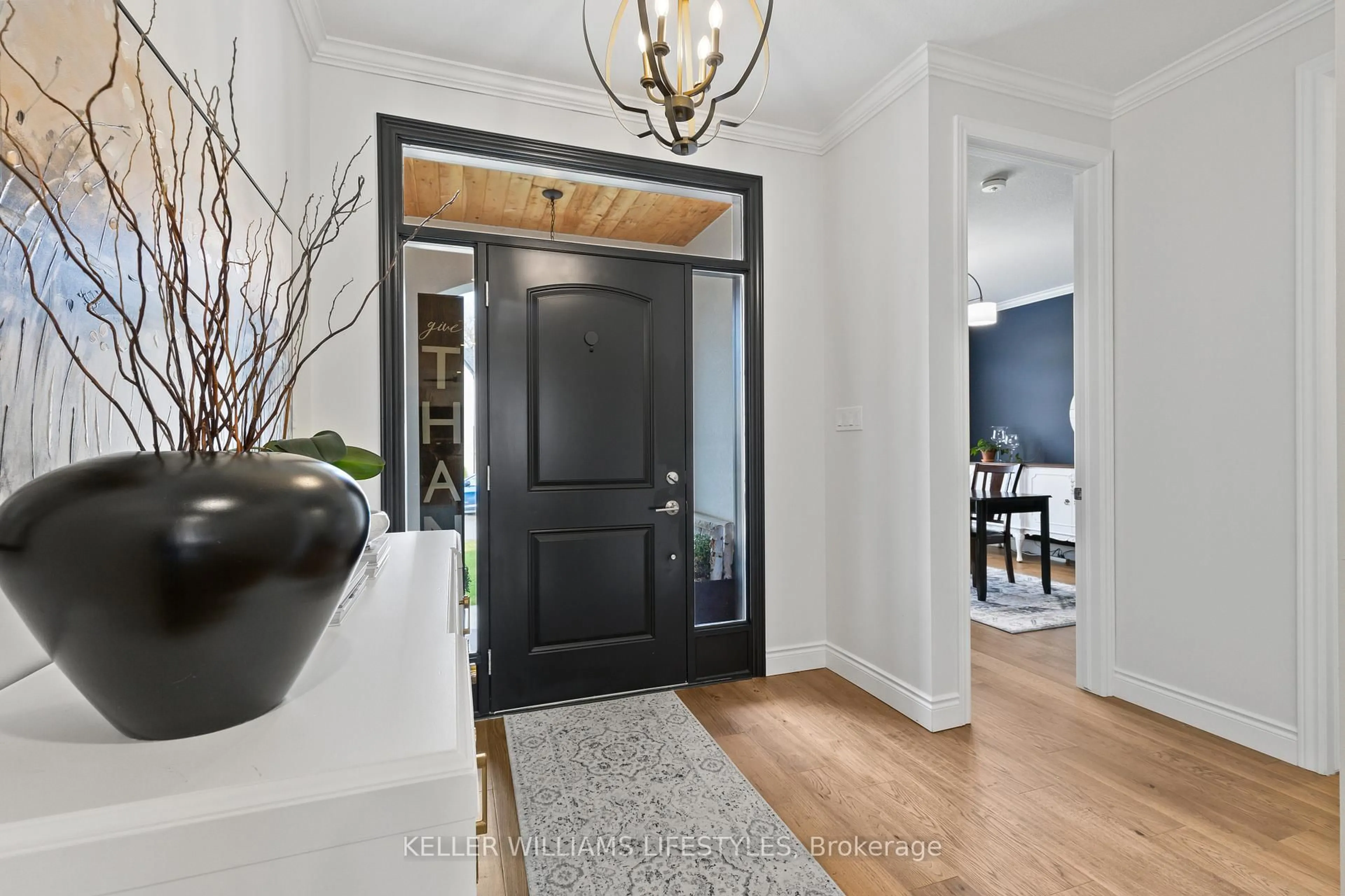 Indoor entryway for 114 ASPEN Circ, Thames Centre Ontario N0M 2P0