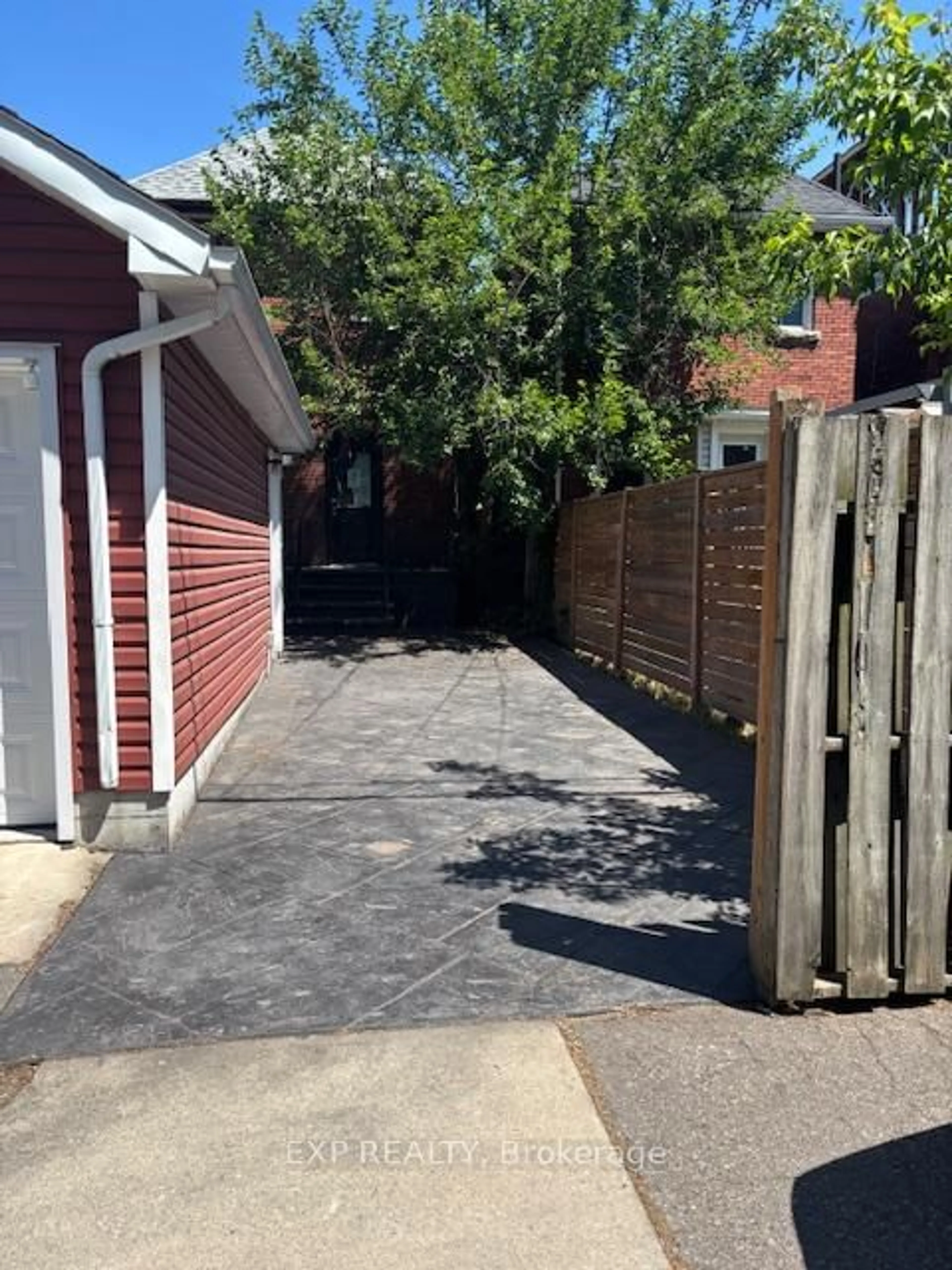 Patio, street for 750 Cannon St, Hamilton Ontario L8L 2G9