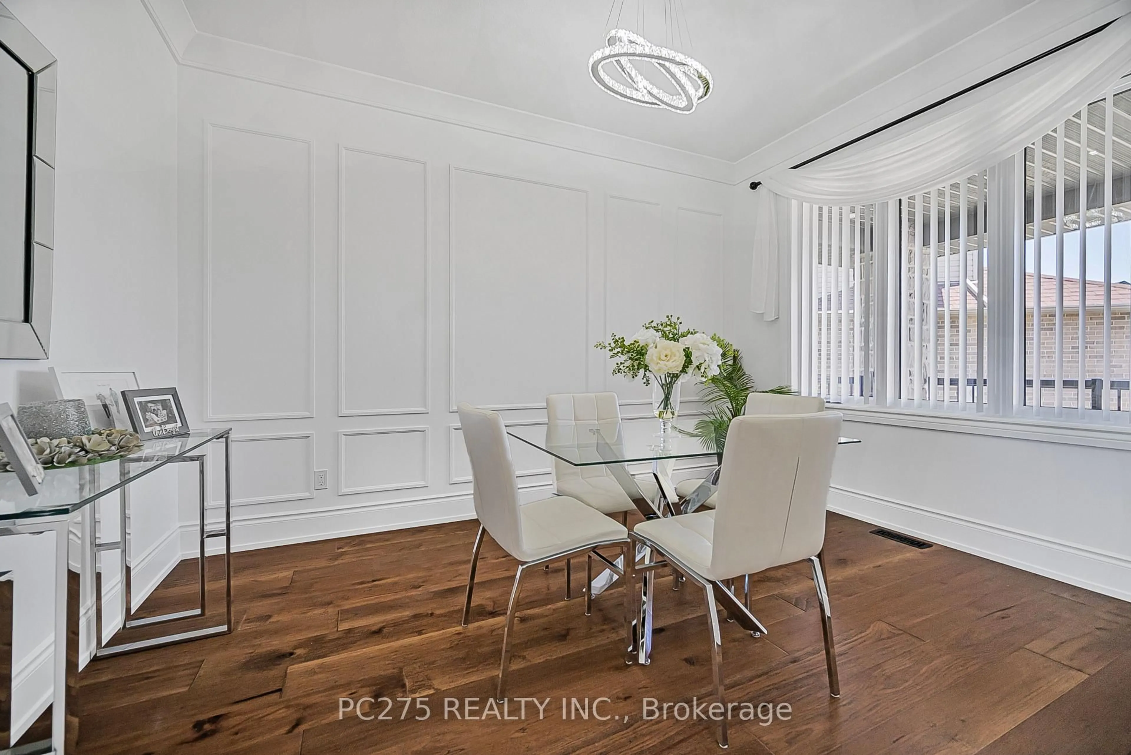 Dining room, unknown for 908 Holtby Crt, London North Ontario N6G 0W9