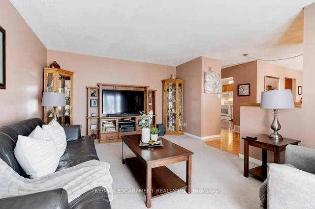 Additional property image - 302 Highridge Ave