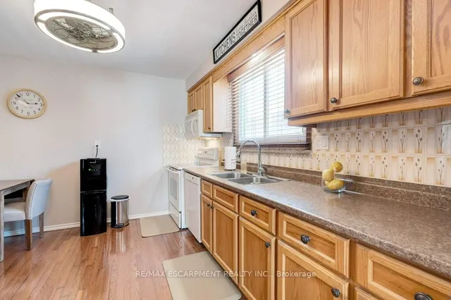 Additional property image - 302 Highridge Ave