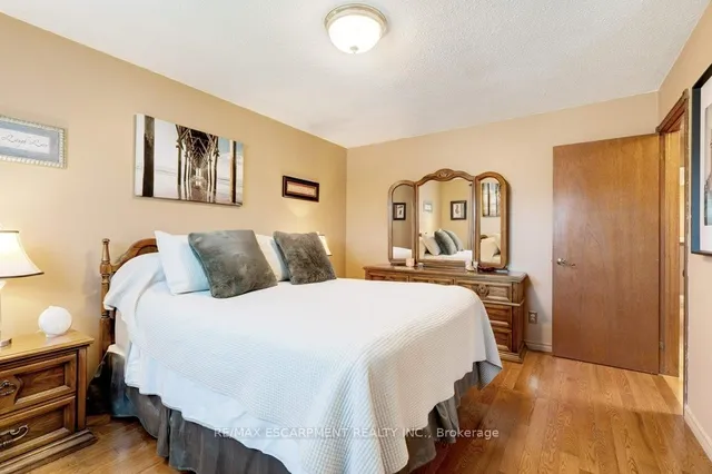 Additional property image - 302 Highridge Ave