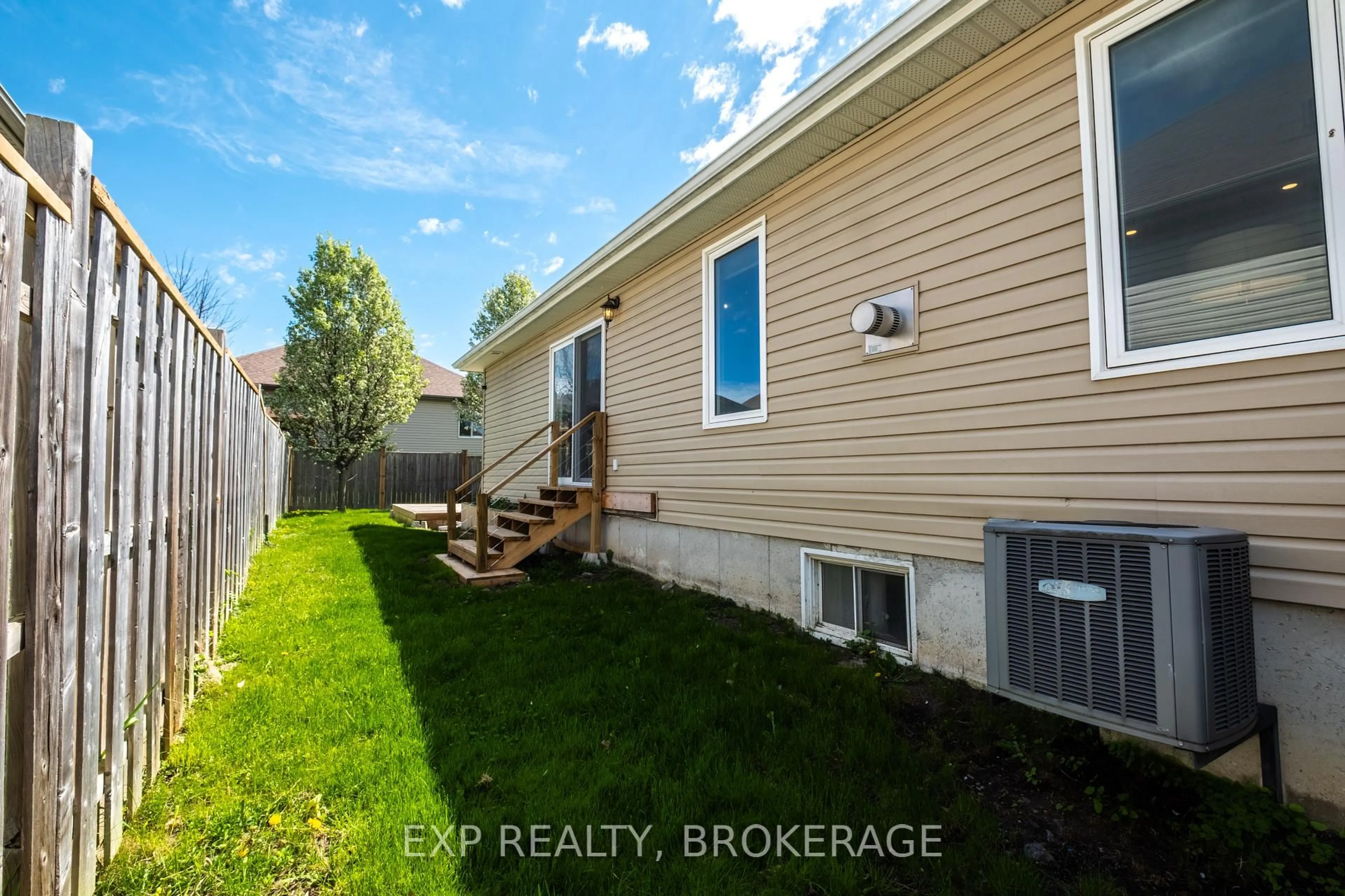Unknown for 176 Somerset Dr, Bath Ontario K0H 1G0