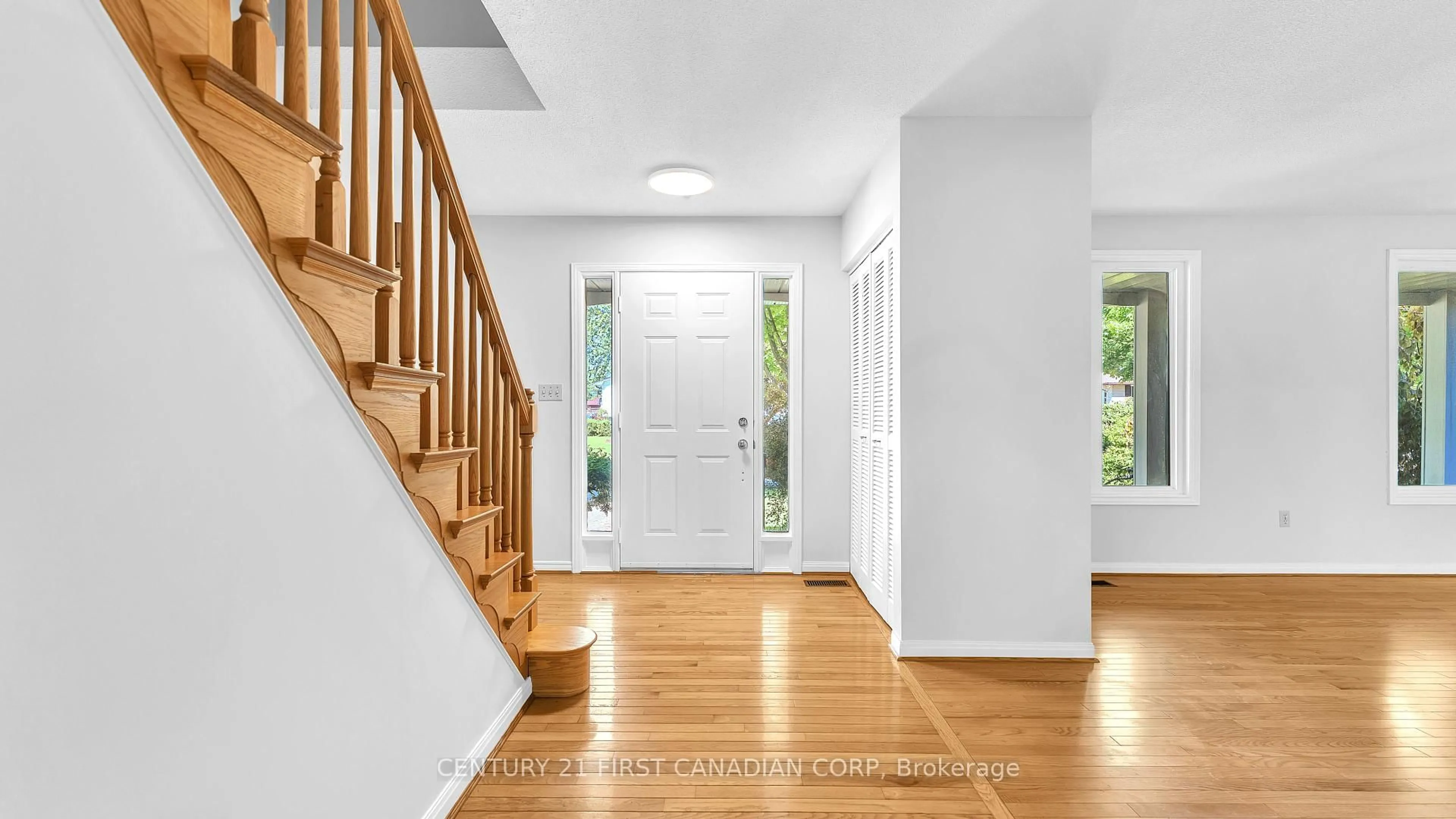 Indoor entryway for 325 Helen Dr, Strathroy-Caradoc Ontario N7G 3M6