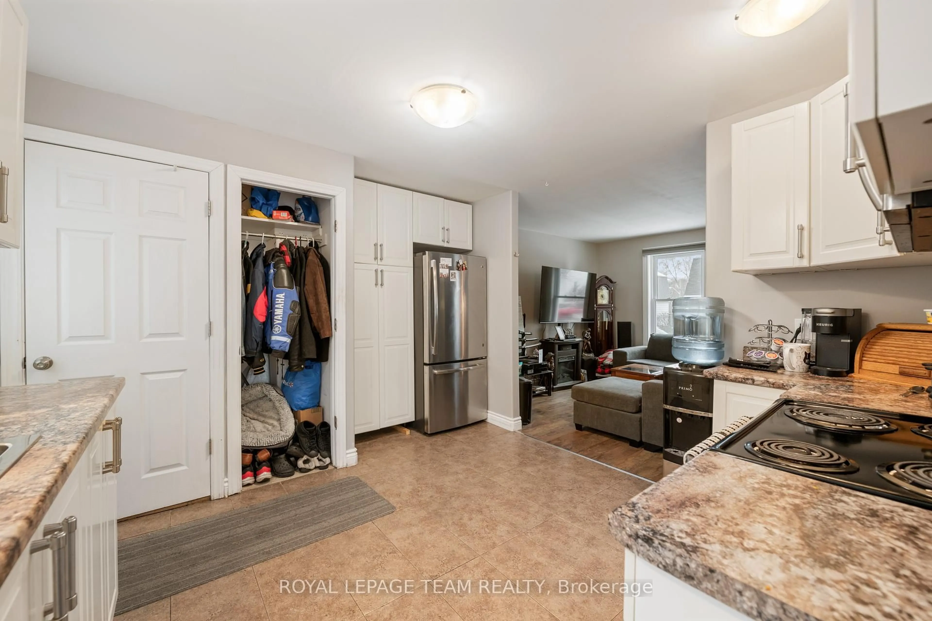 Open concept kitchen, unknown for 165 Pearl St, Brockville Ontario K6V 4C9