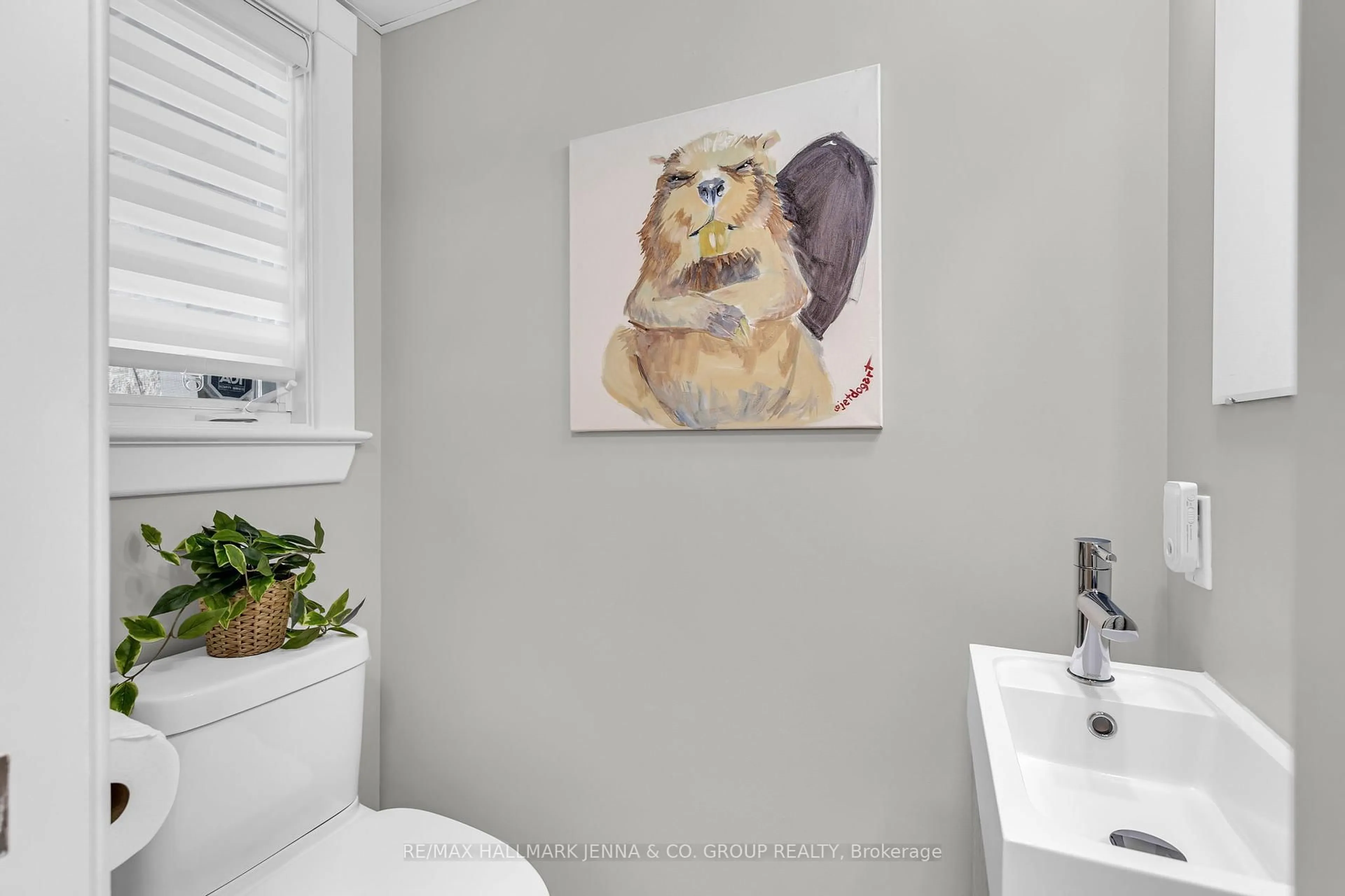 Contemporary bathroom, unknown for 124 Guigues Ave #D124, Ottawa Ontario K1N 5H7