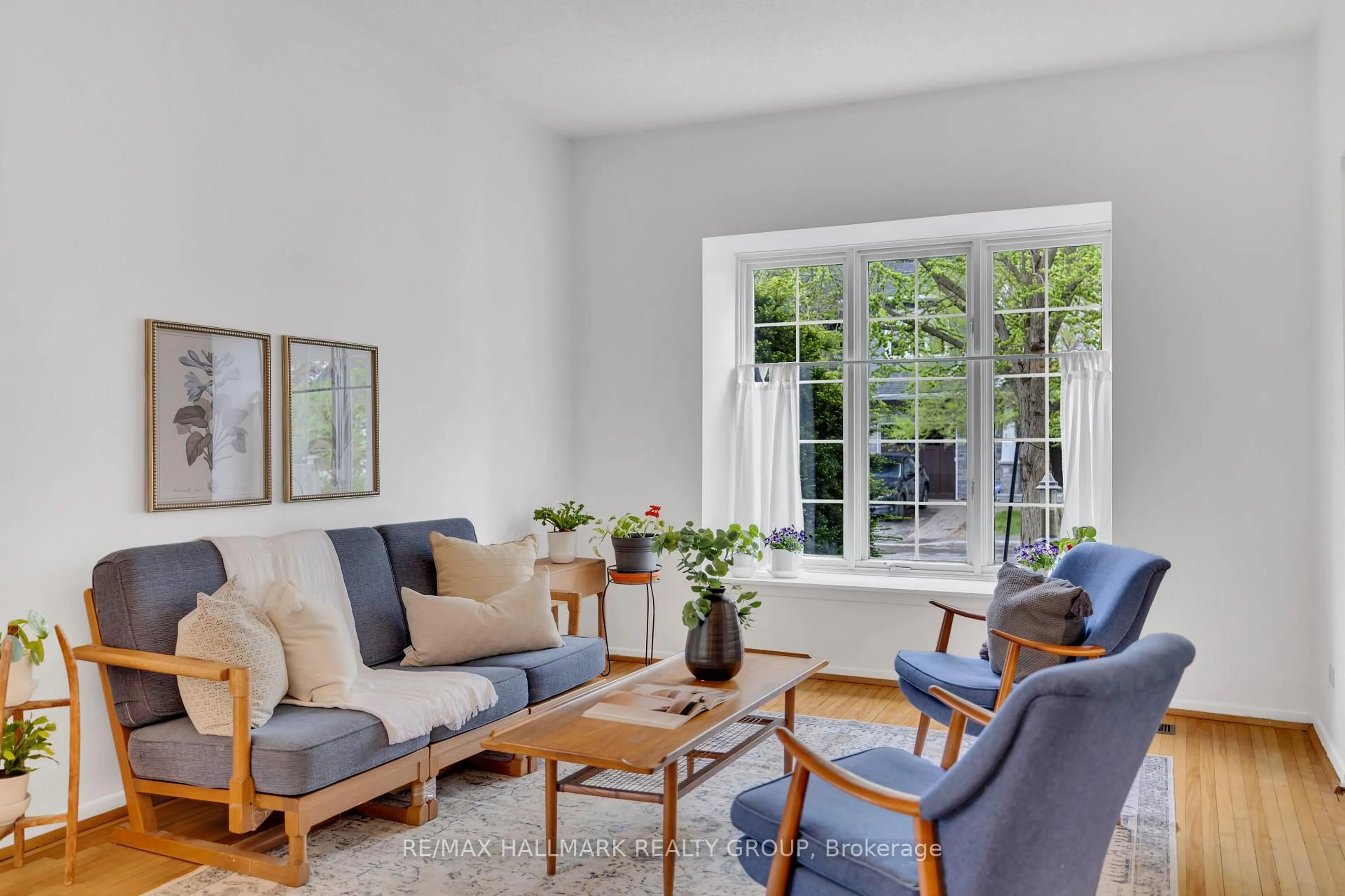 Living room with furniture, unknown for 47 Java St, Ottawa Ontario K1Y 3L2