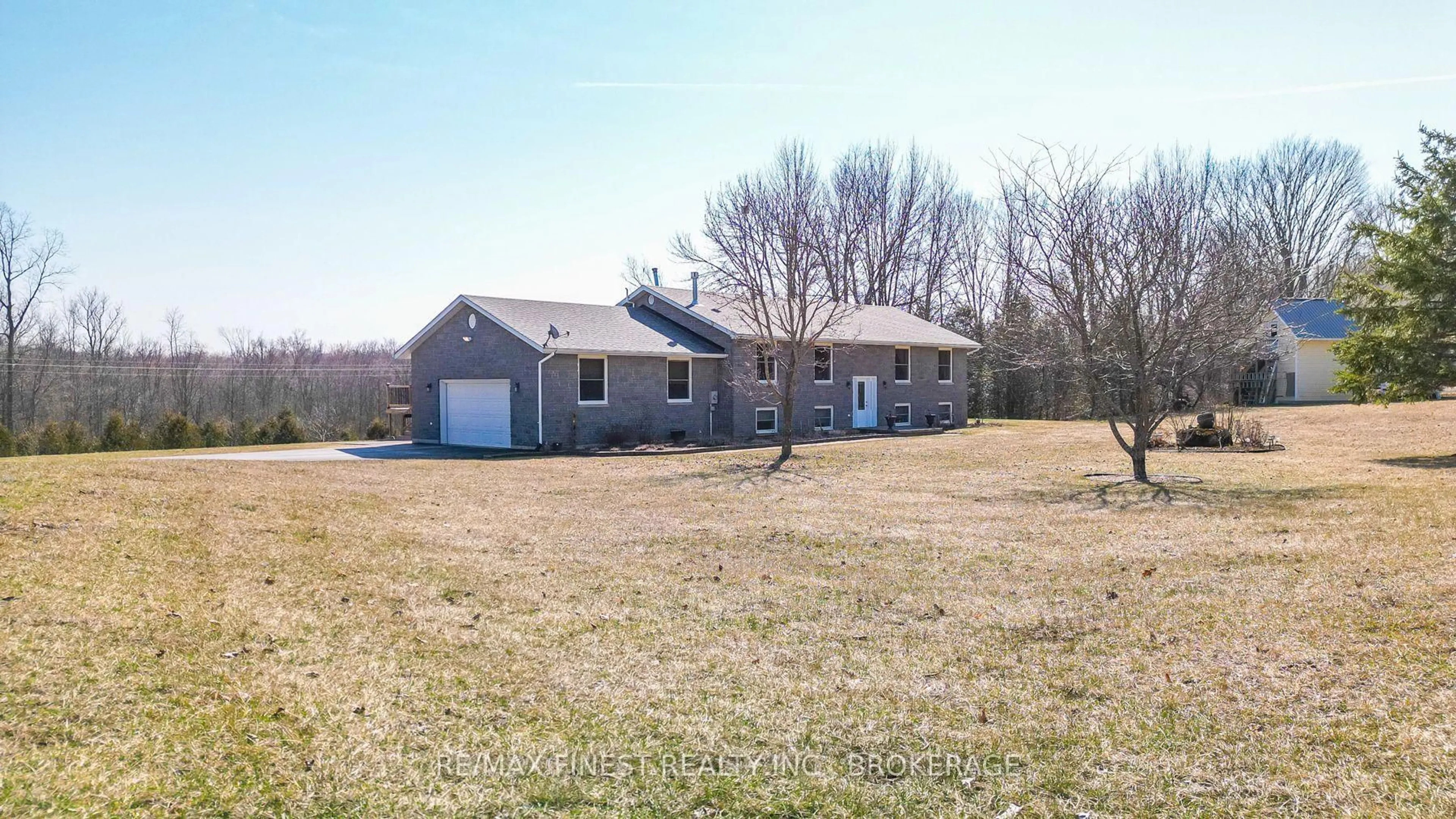 A pic from outside/outdoor area/front of a property/back of a property/a pic from drone, building for 191 Emerson Rd, Belleville Ontario K0K 2Y0