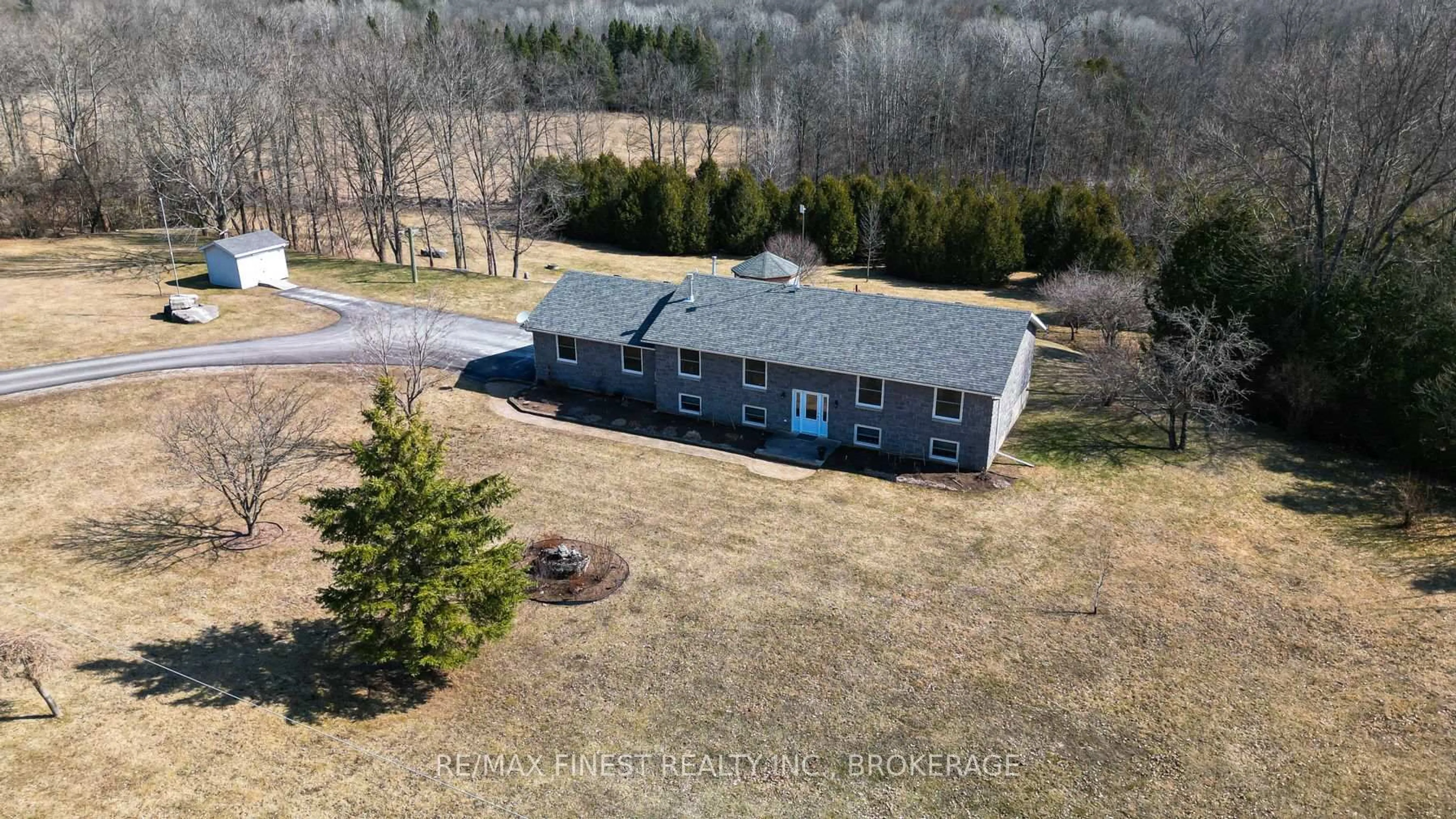 A pic from outside/outdoor area/front of a property/back of a property/a pic from drone, building for 191 Emerson Rd, Belleville Ontario K0K 2Y0