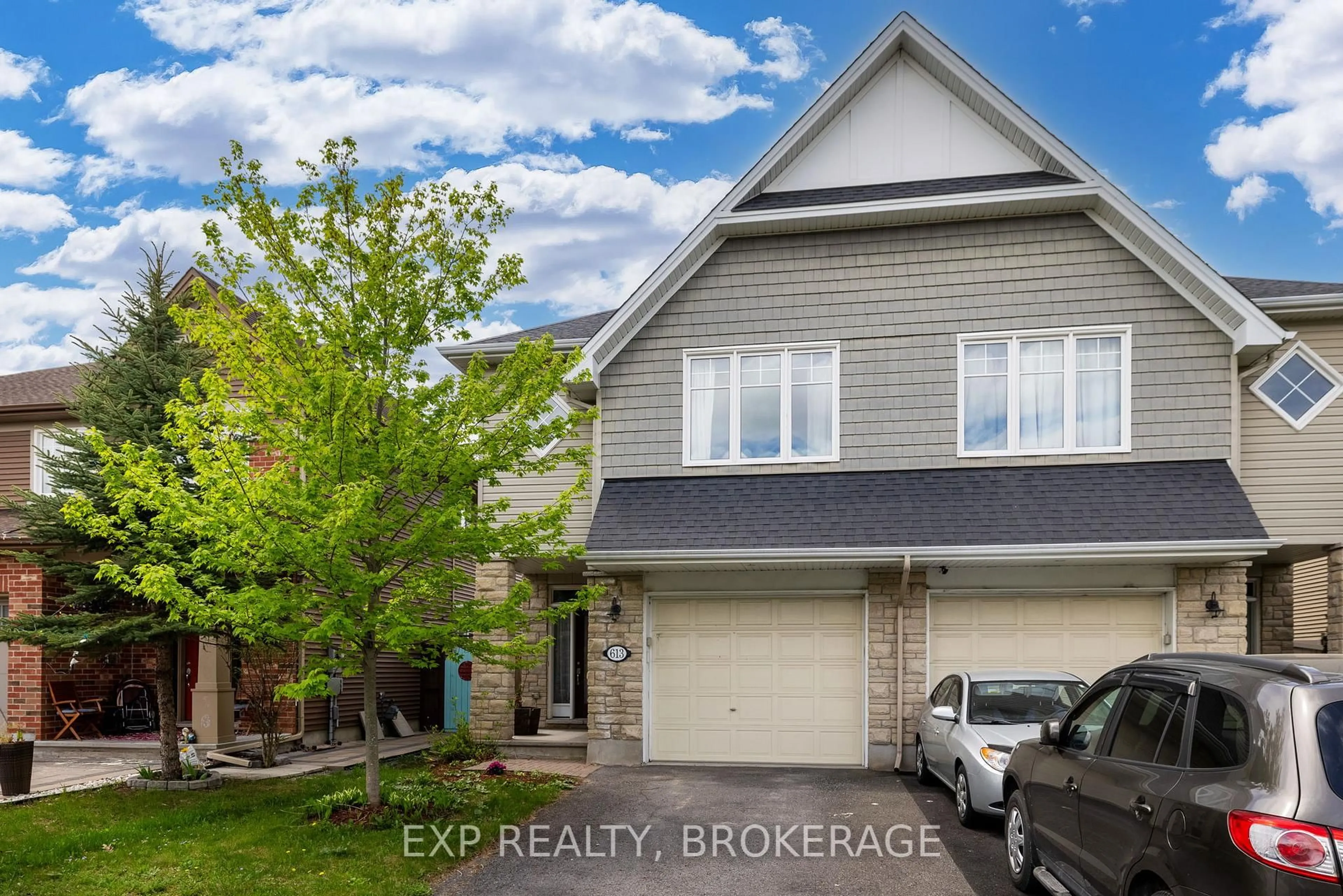A pic from outside/outdoor area/front of a property/back of a property/a pic from drone, street for 613 Willowmere Way, Ottawa Ontario K1T 0K2