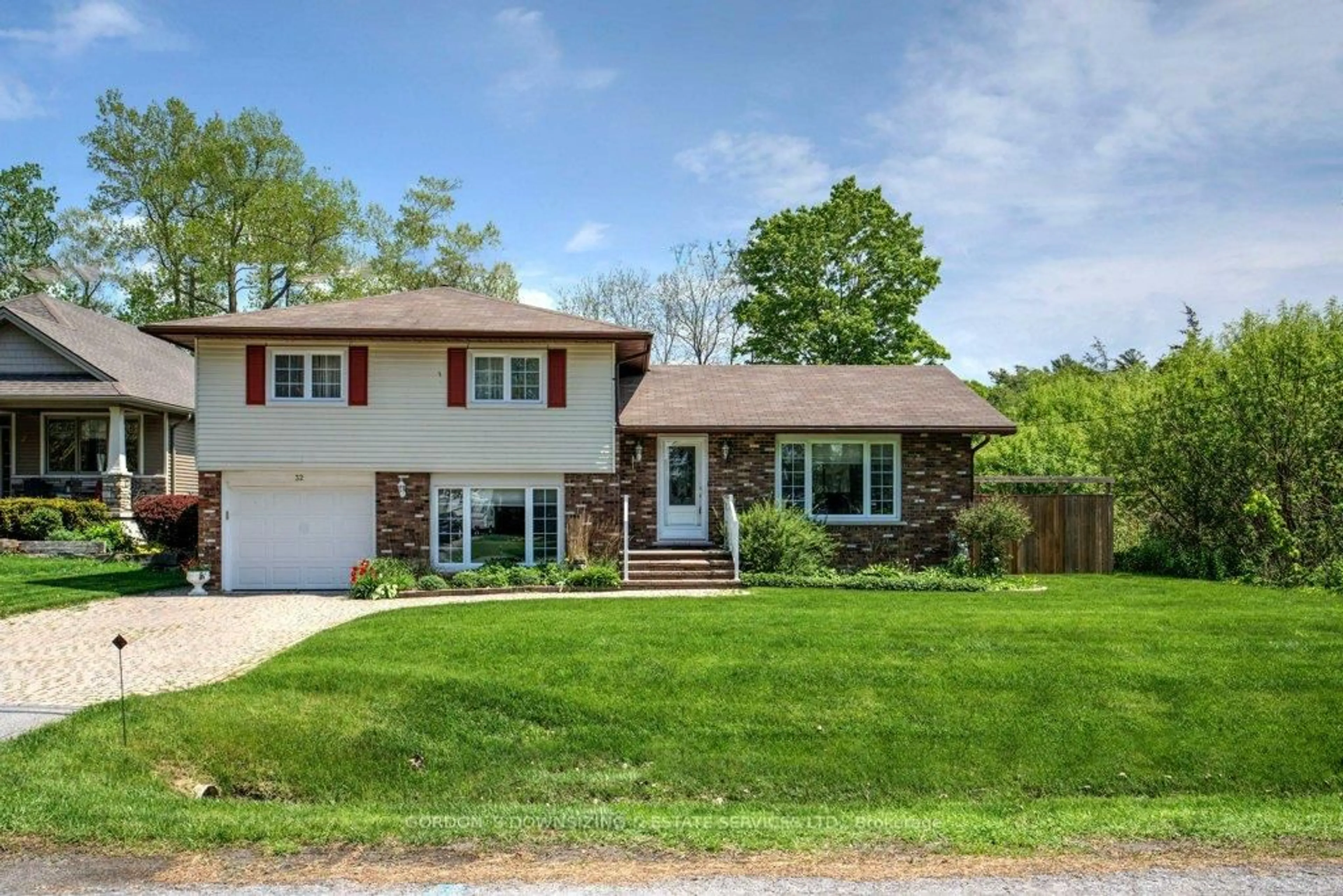Unknown for 32 John St, Prince Edward County Ontario K0K 2T0