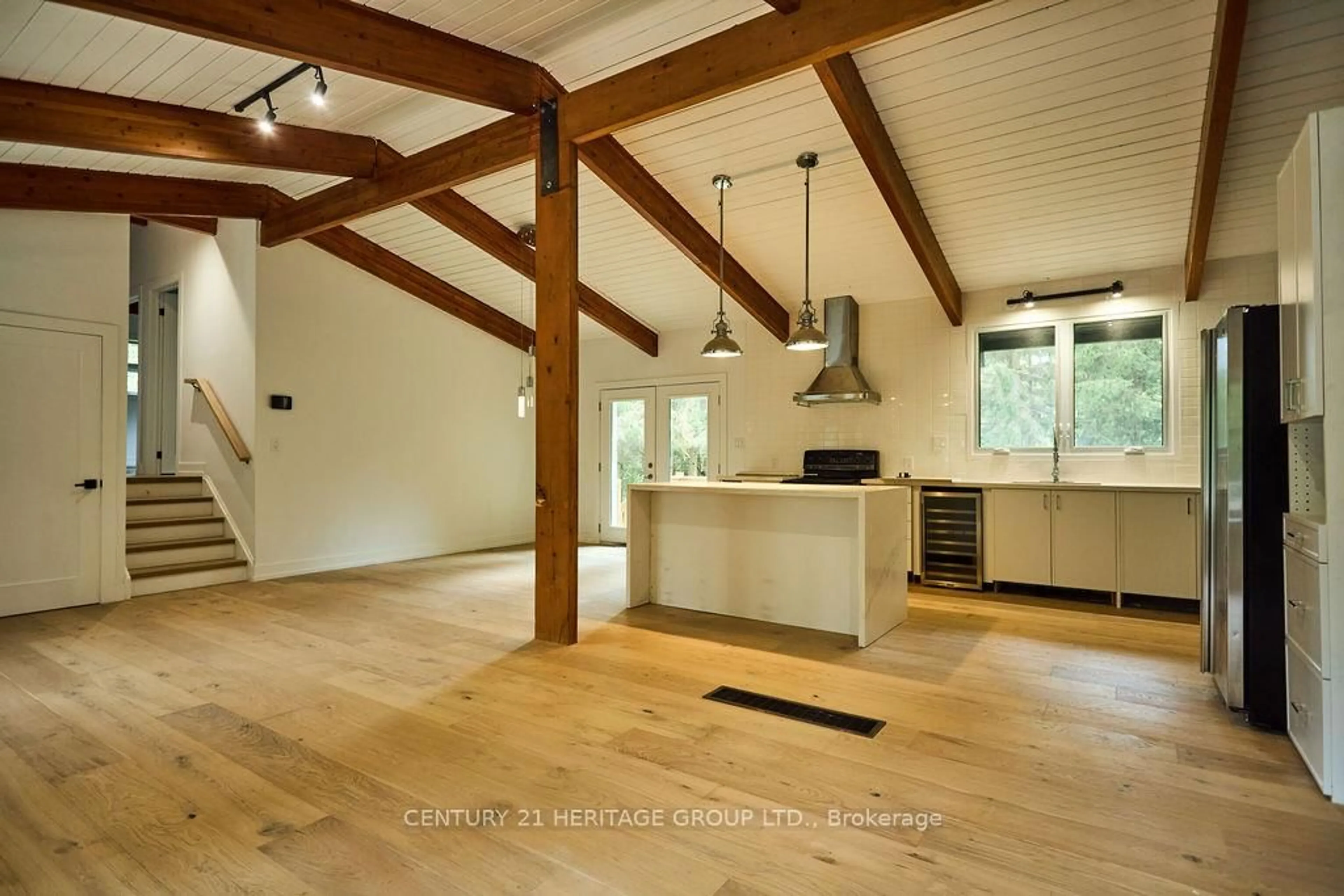 Open concept kitchen, wood/laminate floor for 5732 10 Line N/A, Erin Ontario N0B 1T0